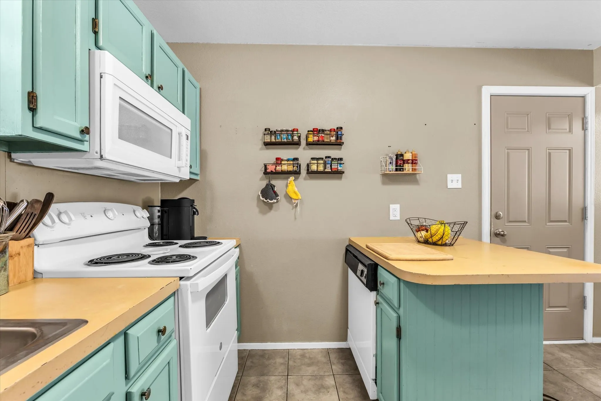 Single Family Residence For Sale in Mc Lennan County , 1013 S Madison Street, Mc Gregor, Texas 76657, 3 Bedroom, 1 Bathroom, 1 Garage spaces, 1,351 Sqft, built in 1994, mls#21331301, Real Estate Agent in Mc Gregor, Homes For Sale in Mc Lennan county, Homes For Sale in Mc Gregor, Realtor in Mc Gregor Texas, Real Estate Brokerage Independent Realty Texas, Luminita Cordes Realtor