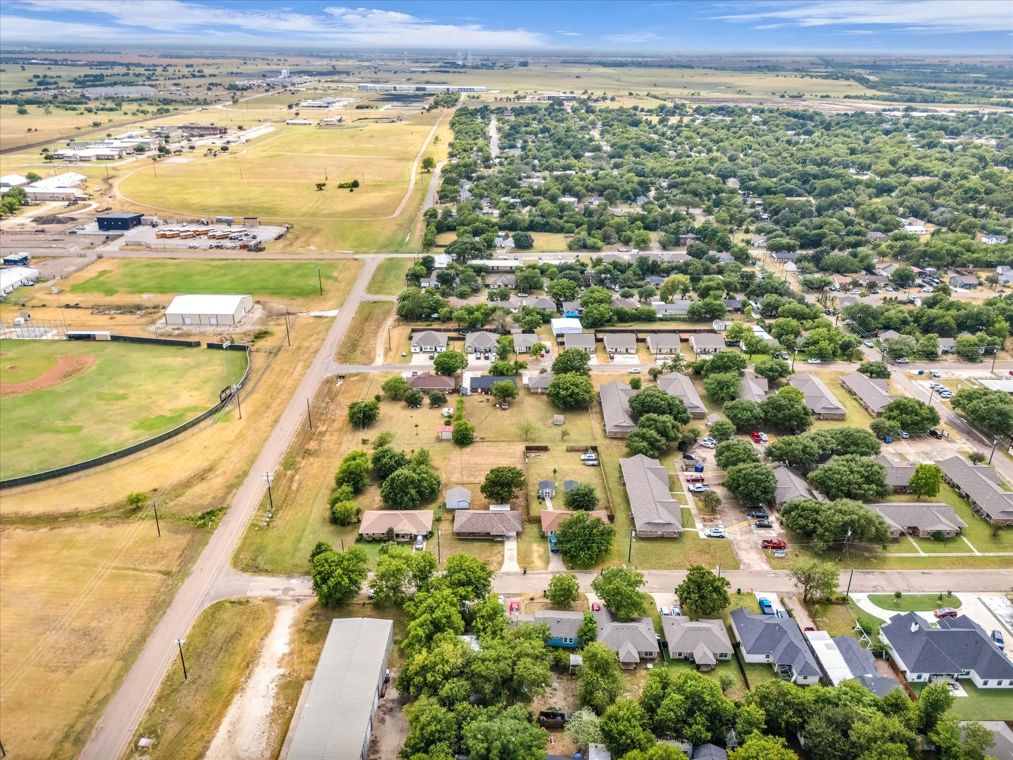 Single Family Residence For Sale in Mc Lennan County , 1013 S Madison Street, Mc Gregor, Texas 76657, 3 Bedroom, 1 Bathroom, 1 Garage spaces, 1,351 Sqft, built in 1994, mls#21331301, Real Estate Agent in Mc Gregor, Homes For Sale in Mc Lennan county, Homes For Sale in Mc Gregor, Realtor in Mc Gregor Texas, Real Estate Brokerage Independent Realty Texas, Luminita Cordes Realtor