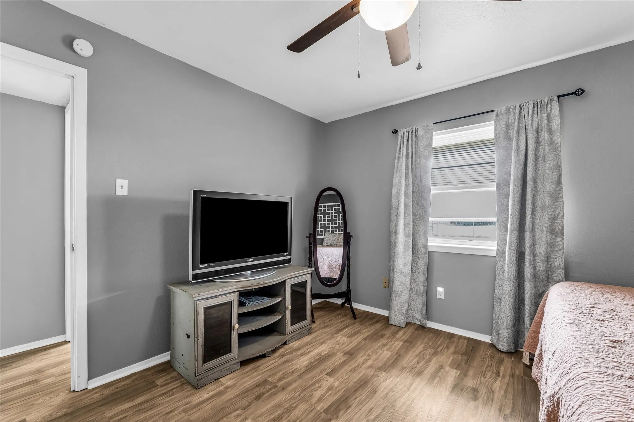Single Family Residence For Sale in Mc Lennan County , 1013 S Madison Street, Mc Gregor, Texas 76657, 3 Bedroom, 1 Bathroom, 1 Garage spaces, 1,351 Sqft, built in 1994, mls#21331301, Real Estate Agent in Mc Gregor, Homes For Sale in Mc Lennan county, Homes For Sale in Mc Gregor, Realtor in Mc Gregor Texas, Real Estate Brokerage Independent Realty Texas, Luminita Cordes Realtor