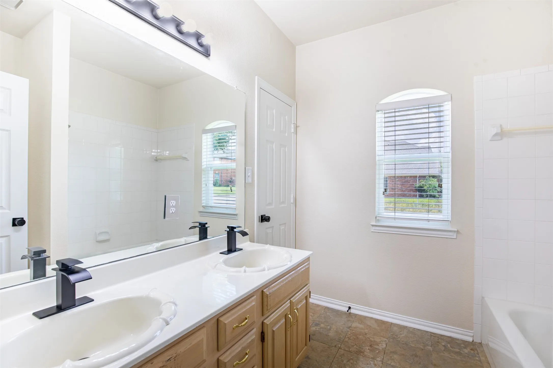 Secondary shared bath.