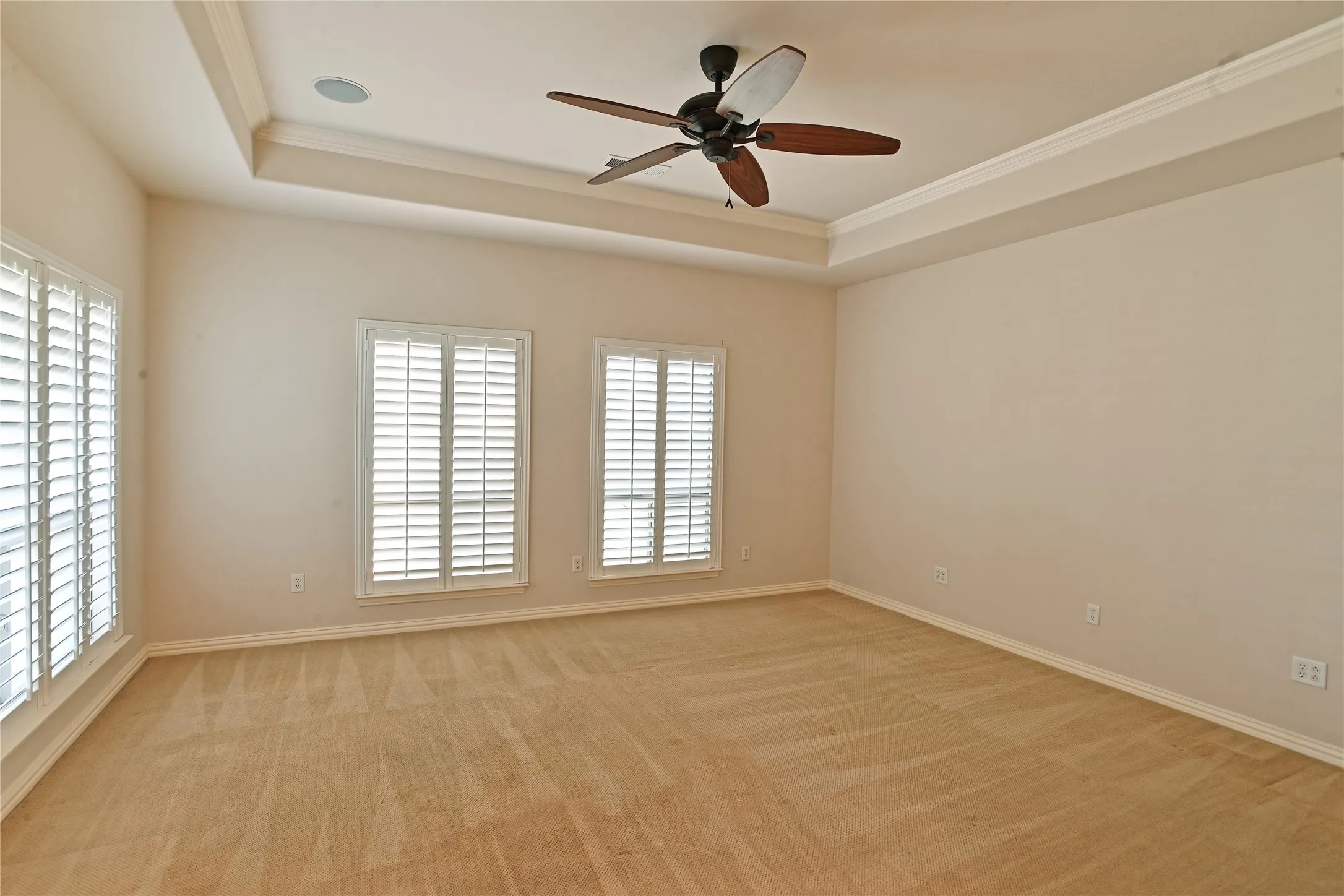 Single Family Residence For Sale in Denton County , 10016 Edmondson Drive, Denton, Texas 76207, 3 Bedroom, 3 Bathroom, 2 Garage spaces, 2,609 Sqft, built in 2006, mls#21332528, Real Estate Agent in Denton, Homes For Sale in Denton county, Homes For Sale in Denton, Realtor in Denton Texas, Real Estate Brokerage Independent Realty Texas, Luminita Cordes Realtor