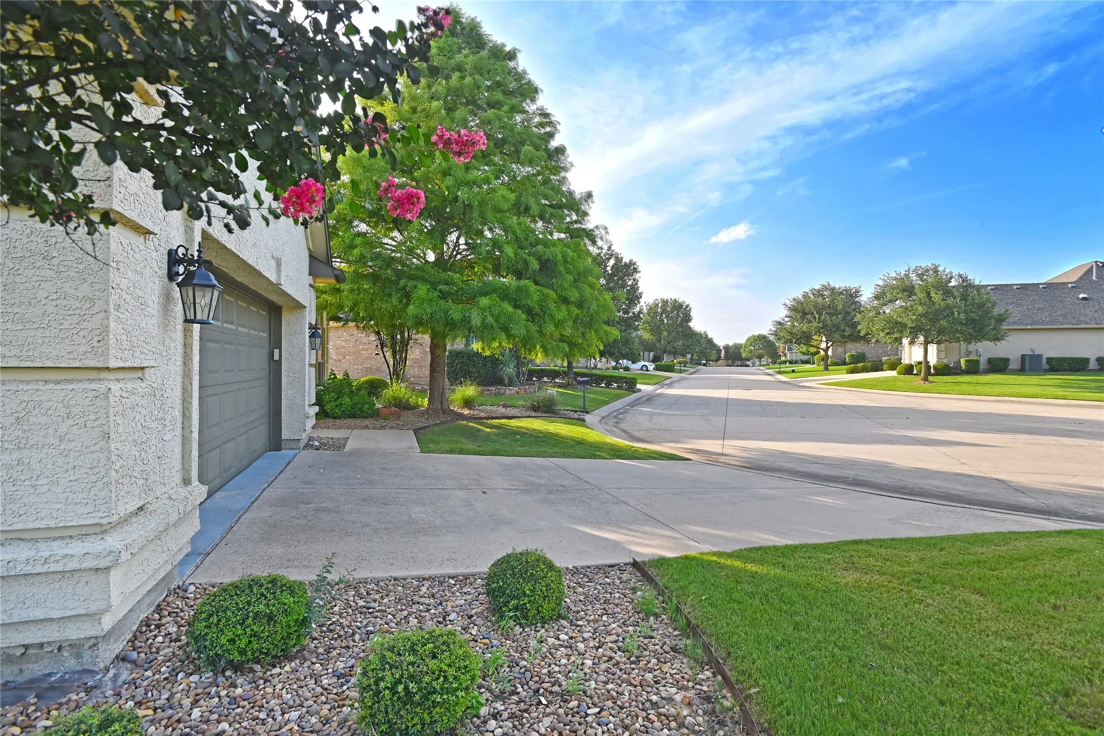 Single Family Residence For Sale in Denton County , 10016 Edmondson Drive, Denton, Texas 76207, 3 Bedroom, 3 Bathroom, 2 Garage spaces, 2,609 Sqft, built in 2006, mls#21332528, Real Estate Agent in Denton, Homes For Sale in Denton county, Homes For Sale in Denton, Realtor in Denton Texas, Real Estate Brokerage Independent Realty Texas, Luminita Cordes Realtor