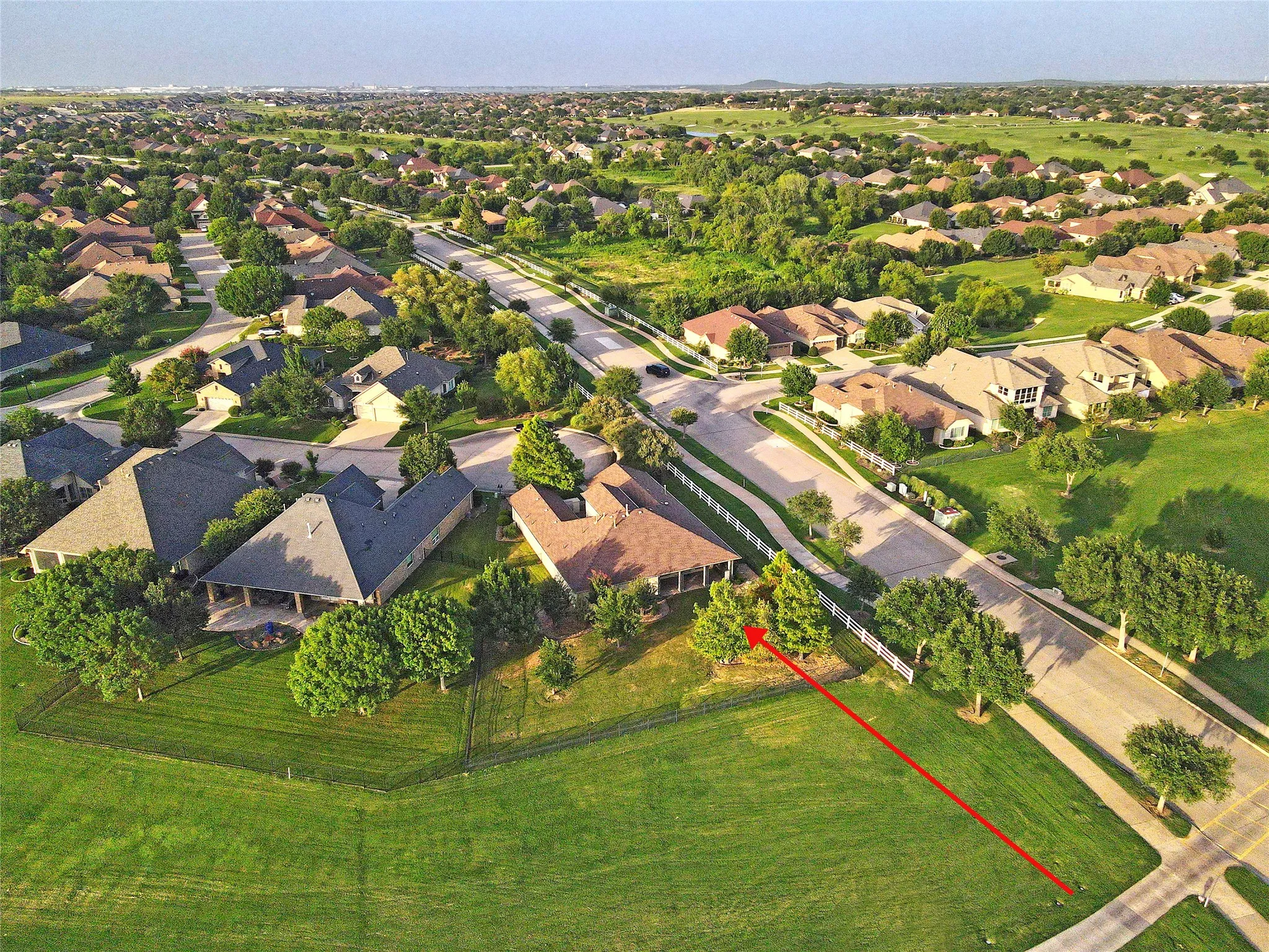 Single Family Residence For Sale in Denton County , 10016 Edmondson Drive, Denton, Texas 76207, 3 Bedroom, 3 Bathroom, 2 Garage spaces, 2,609 Sqft, built in 2006, mls#21332528, Real Estate Agent in Denton, Homes For Sale in Denton county, Homes For Sale in Denton, Realtor in Denton Texas, Real Estate Brokerage Independent Realty Texas, Luminita Cordes Realtor