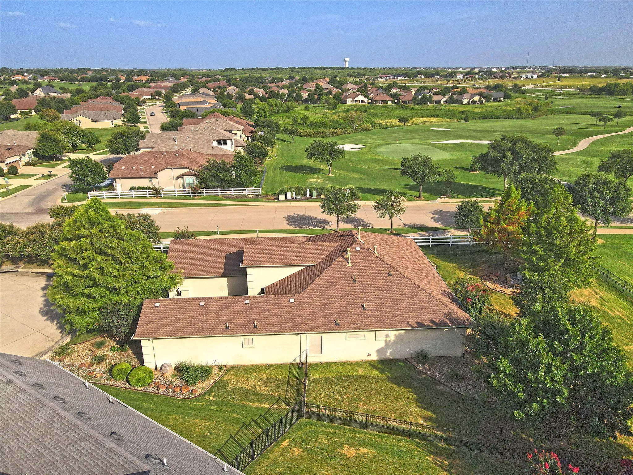 Single Family Residence For Sale in Denton County , 10016 Edmondson Drive, Denton, Texas 76207, 3 Bedroom, 3 Bathroom, 2 Garage spaces, 2,609 Sqft, built in 2006, mls#21332528, Real Estate Agent in Denton, Homes For Sale in Denton county, Homes For Sale in Denton, Realtor in Denton Texas, Real Estate Brokerage Independent Realty Texas, Luminita Cordes Realtor
