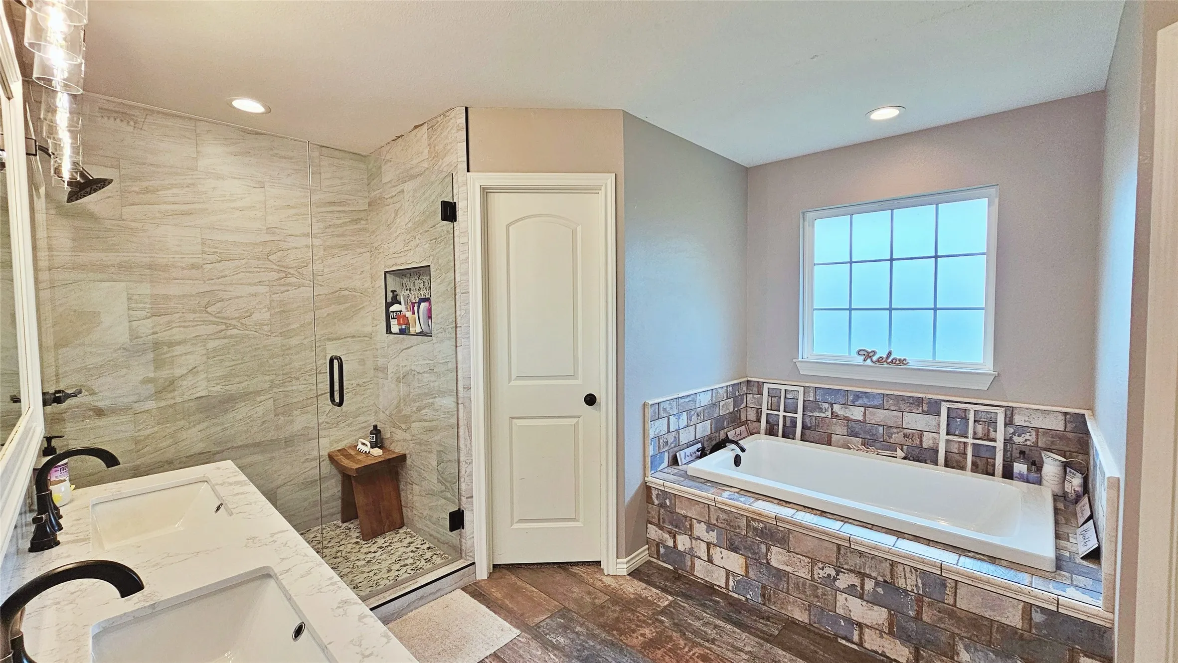 Single Family Residence For Sale in Rains County , 221 S Avenue C, Point, Texas 75472, 6 Bedroom, 3 Bathroom, Garage spaces, 2,300 Sqft, built in 1971, mls#21330706, Real Estate Agent in Point, Homes For Sale in Rains county, Homes For Sale in Point, Realtor in Point Texas, Real Estate Brokerage Independent Realty Texas, Luminita Cordes Realtor