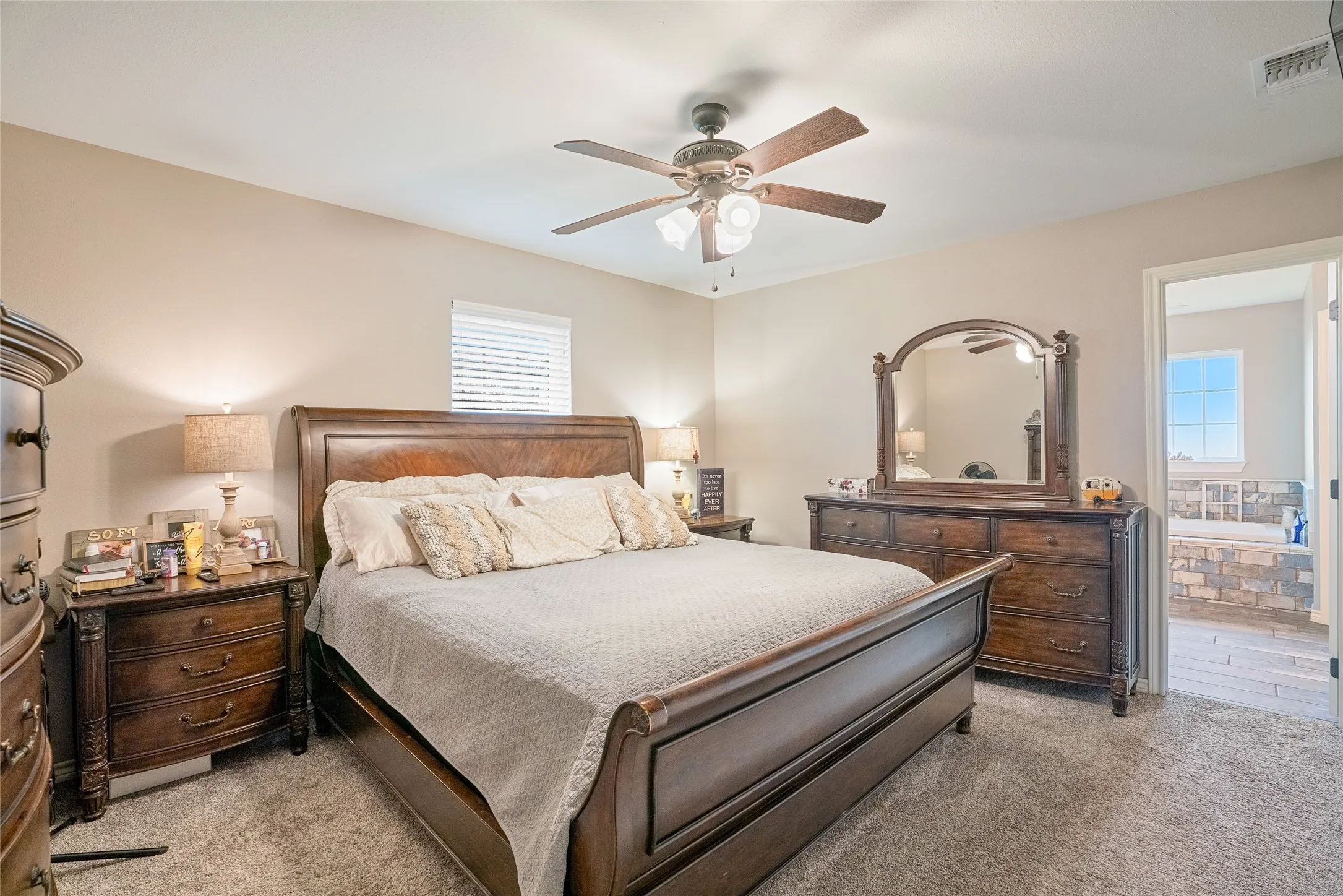 Single Family Residence For Sale in Rains County , 221 S Avenue C, Point, Texas 75472, 6 Bedroom, 3 Bathroom, Garage spaces, 2,300 Sqft, built in 1971, mls#21330706, Real Estate Agent in Point, Homes For Sale in Rains county, Homes For Sale in Point, Realtor in Point Texas, Real Estate Brokerage Independent Realty Texas, Luminita Cordes Realtor