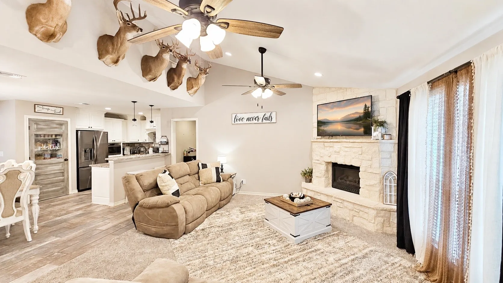 Single Family Residence For Sale in Rains County , 221 S Avenue C, Point, Texas 75472, 6 Bedroom, 3 Bathroom, Garage spaces, 2,300 Sqft, built in 1971, mls#21330706, Real Estate Agent in Point, Homes For Sale in Rains county, Homes For Sale in Point, Realtor in Point Texas, Real Estate Brokerage Independent Realty Texas, Luminita Cordes Realtor