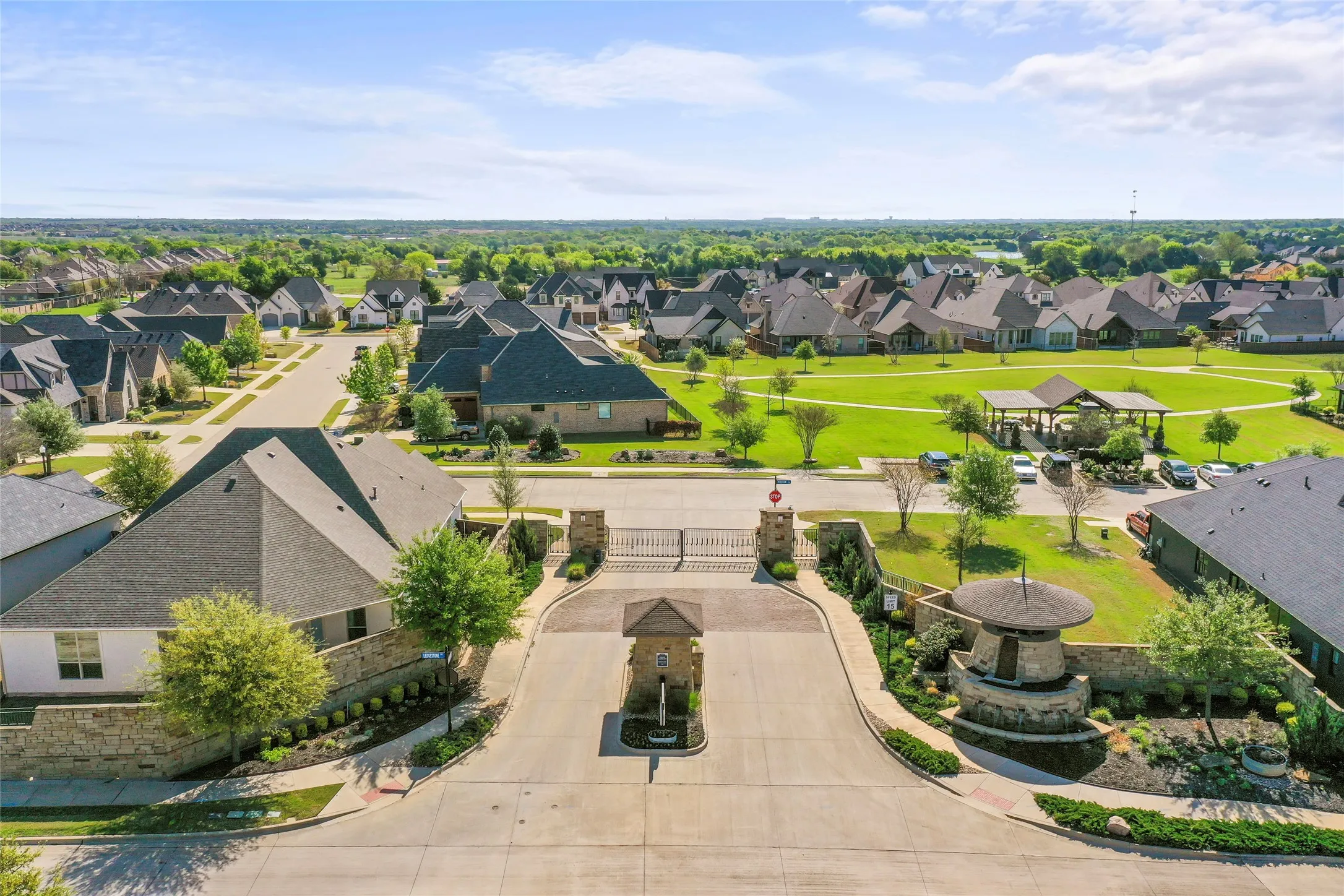 Single Family Residence For Sale in Ellis County , 2618 Seth Drive, Midlothian, Texas 76065, 4 Bedroom, 3 Bathroom, 3 Garage spaces, 2,965 Sqft, built in 2022, mls#21329403, Real Estate Agent in Midlothian, Homes For Sale in Ellis county, Homes For Sale in Midlothian, Realtor in Midlothian Texas, Real Estate Brokerage Independent Realty Texas, Luminita Cordes Realtor