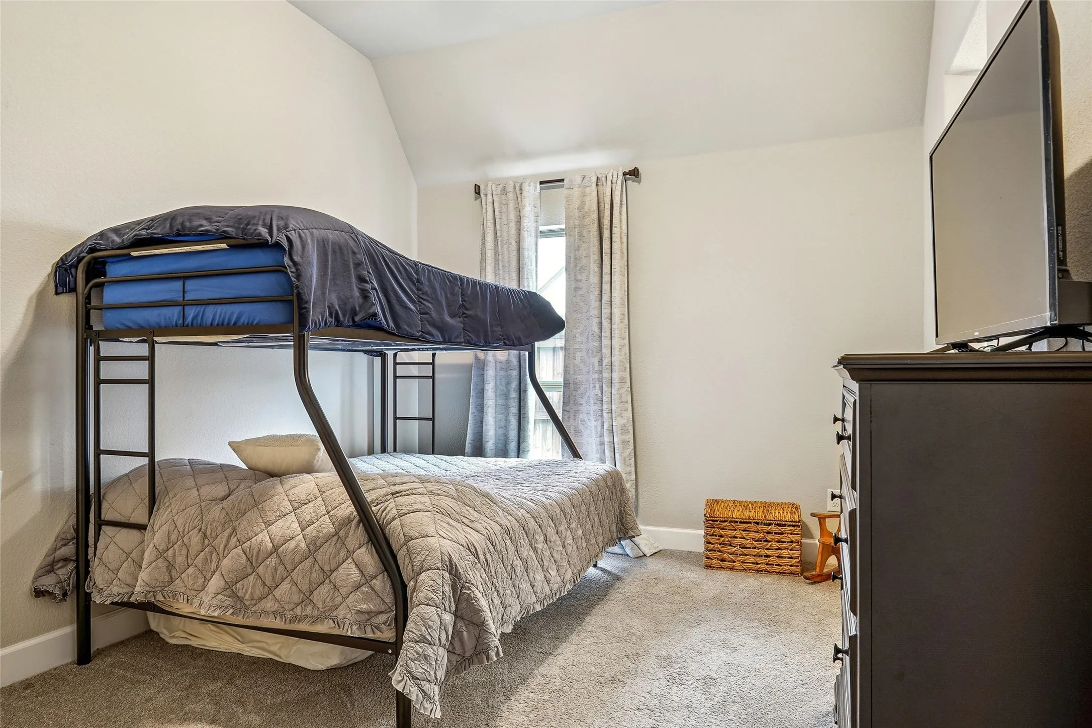 Single Family Residence For Sale in Ellis County , 2618 Seth Drive, Midlothian, Texas 76065, 4 Bedroom, 3 Bathroom, 3 Garage spaces, 2,965 Sqft, built in 2022, mls#21329403, Real Estate Agent in Midlothian, Homes For Sale in Ellis county, Homes For Sale in Midlothian, Realtor in Midlothian Texas, Real Estate Brokerage Independent Realty Texas, Luminita Cordes Realtor