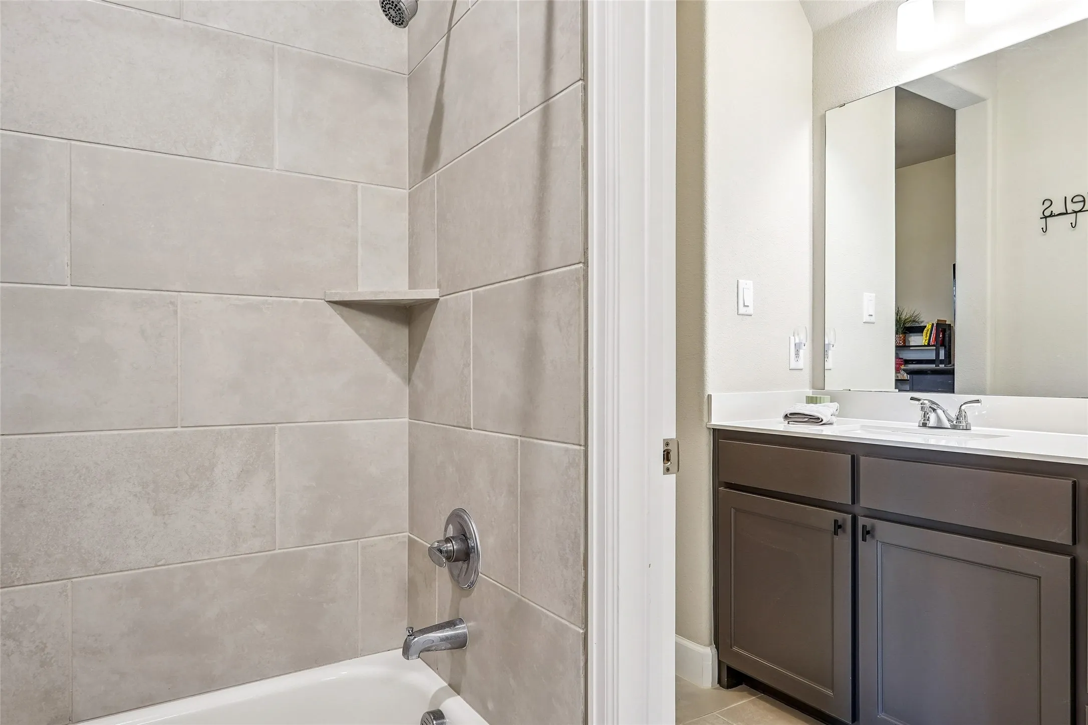 Single Family Residence For Sale in Ellis County , 2618 Seth Drive, Midlothian, Texas 76065, 4 Bedroom, 3 Bathroom, 3 Garage spaces, 2,965 Sqft, built in 2022, mls#21329403, Real Estate Agent in Midlothian, Homes For Sale in Ellis county, Homes For Sale in Midlothian, Realtor in Midlothian Texas, Real Estate Brokerage Independent Realty Texas, Luminita Cordes Realtor
