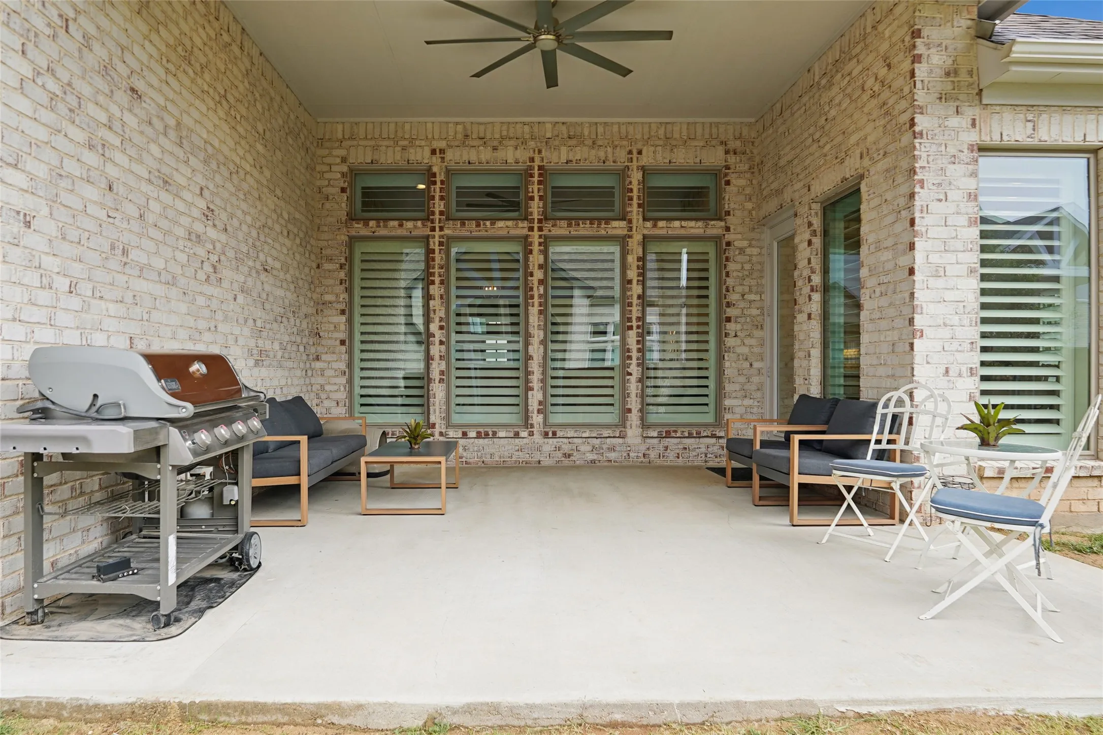 Single Family Residence For Sale in Ellis County , 2618 Seth Drive, Midlothian, Texas 76065, 4 Bedroom, 3 Bathroom, 3 Garage spaces, 2,965 Sqft, built in 2022, mls#21329403, Real Estate Agent in Midlothian, Homes For Sale in Ellis county, Homes For Sale in Midlothian, Realtor in Midlothian Texas, Real Estate Brokerage Independent Realty Texas, Luminita Cordes Realtor