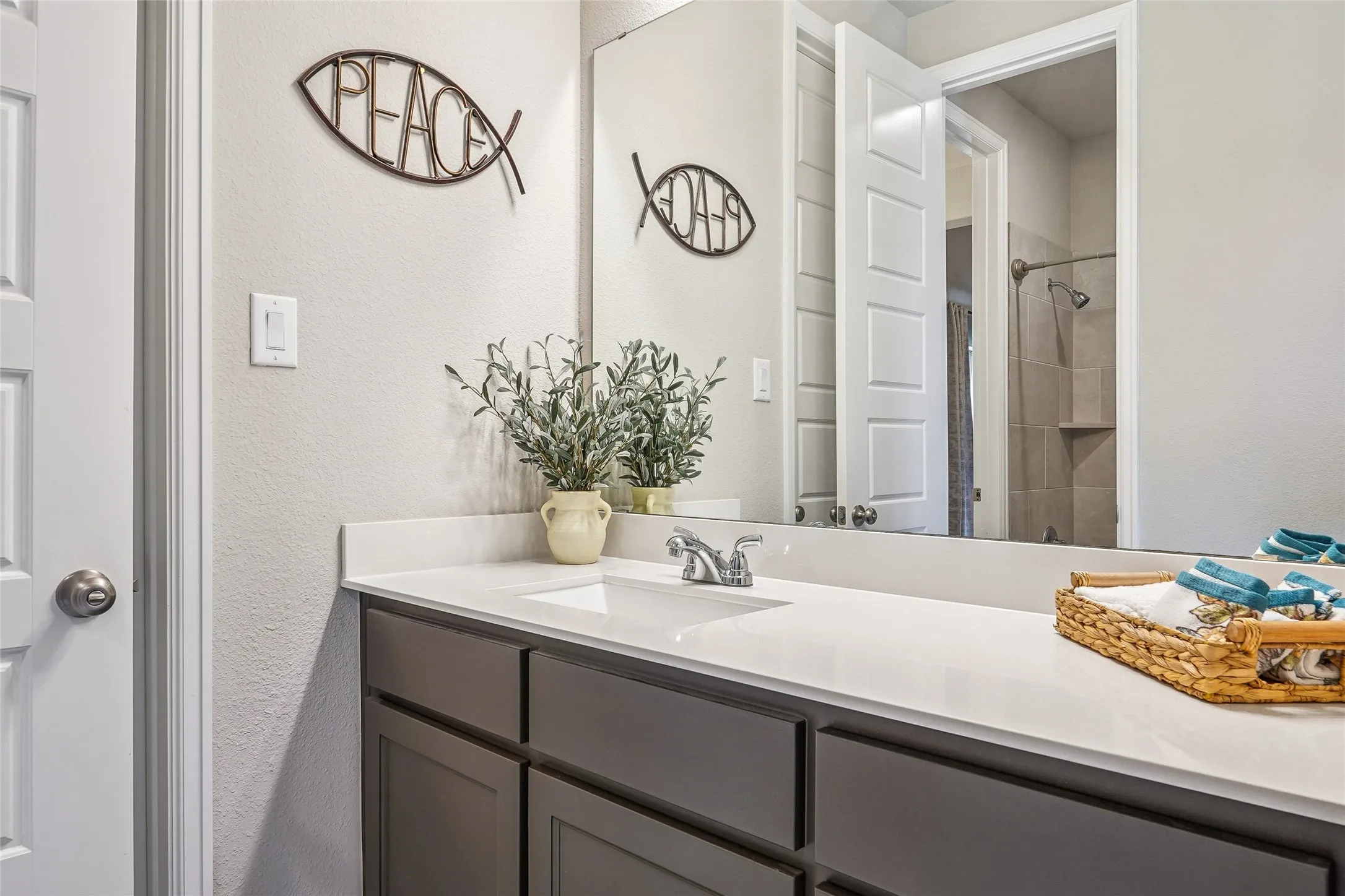 Single Family Residence For Sale in Ellis County , 2618 Seth Drive, Midlothian, Texas 76065, 4 Bedroom, 3 Bathroom, 3 Garage spaces, 2,965 Sqft, built in 2022, mls#21329403, Real Estate Agent in Midlothian, Homes For Sale in Ellis county, Homes For Sale in Midlothian, Realtor in Midlothian Texas, Real Estate Brokerage Independent Realty Texas, Luminita Cordes Realtor