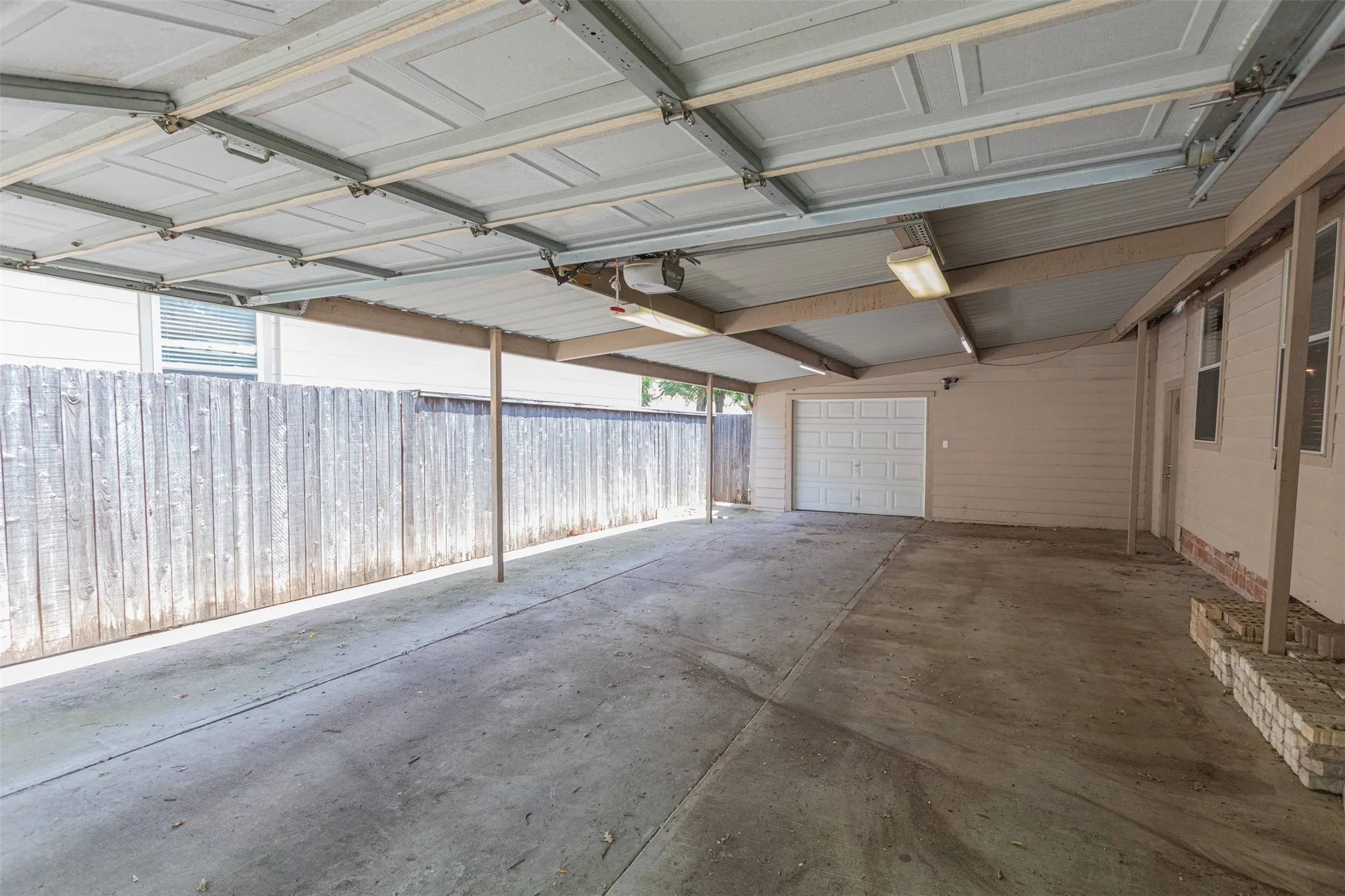 Single Family Residence For Sale in Tarrant County , 2517 Littlepage Street, Fort Worth, Texas 76107, 3 Bedrooms, 2 Bathrooms, Garage spaces, 1,795 Sqft, built in 1946, Price $375,000, mls#21331837, Real Estate Agent in Fort Worth, Homes For Sale in Tarrant county, Homes For Sale in Fort Worth, Realtor in Fort Worth Texas, Real Estate Brokerage Independent Realty Texas, Luminita Cordes Realtor