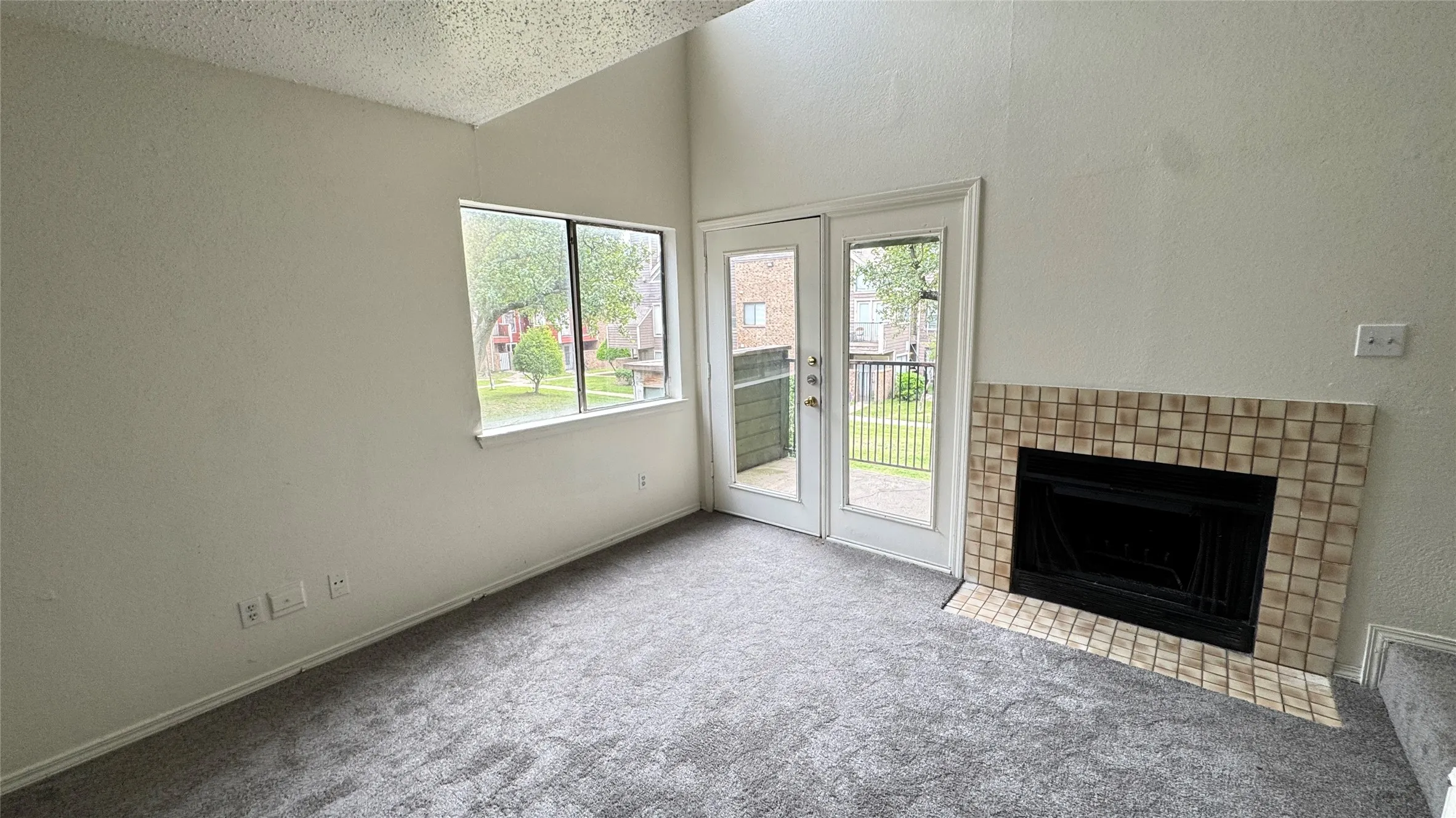 Condominium For Rent in Dallas County , 9833 Walnut Street 201, Dallas, Texas 75243, 1 Bedroom, 1 Bathroom, Garage spaces, 774 Sqft, built in 1984, mls#21331419, Real Estate Agent in Dallas, Homes For Rent in Dallas county, Homes For Rent in Dallas, Realtor in Dallas Texas, Real Estate Brokerage Independent Realty Texas, Luminita Cordes Realtor
