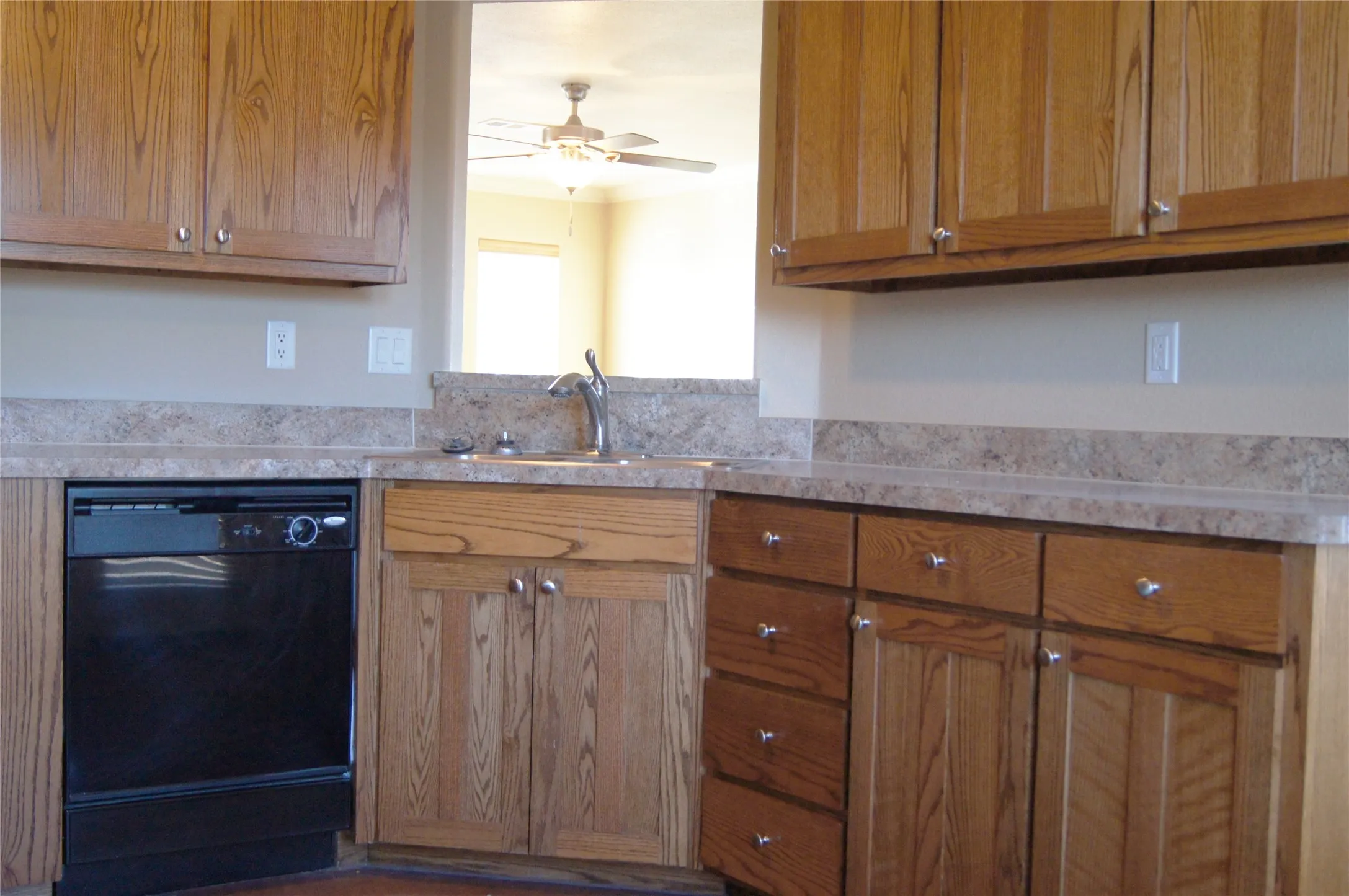 Townhouse For Rent in Wheeler County , 801B Kiowa Street, Wheeler, Texas 79096, 3 Bedroom, 3 Bathroom, 1 Garage spaces, 1,637 Sqft, built in 2012, mls#21332653, Real Estate Agent in Wheeler, Homes For Rent in Wheeler county, Homes For Rent in Wheeler, Realtor in Wheeler Texas, Real Estate Brokerage Independent Realty Texas, Luminita Cordes Realtor