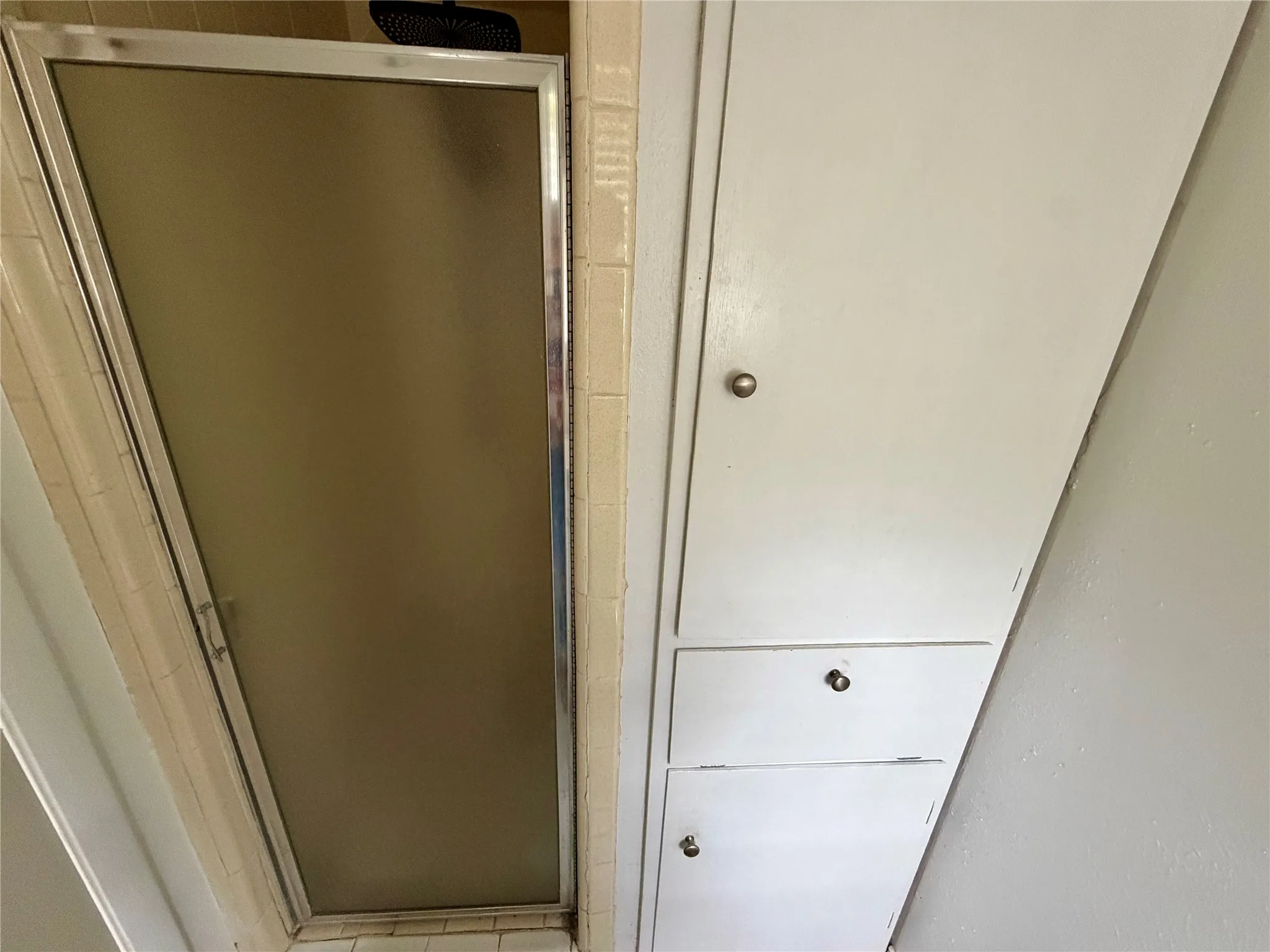 Single Family Residence For Sale in Ellis County , 2411 Woodlawn Drive, Ennis, Texas 75119, 3 Bedroom, 2 Bathroom, 2 Garage spaces, 1,338 Sqft, built in 1971, mls#21332638, Real Estate Agent in Ennis, Homes For Sale in Ellis county, Homes For Sale in Ennis, Realtor in Ennis Texas, Real Estate Brokerage Independent Realty Texas, Luminita Cordes Realtor