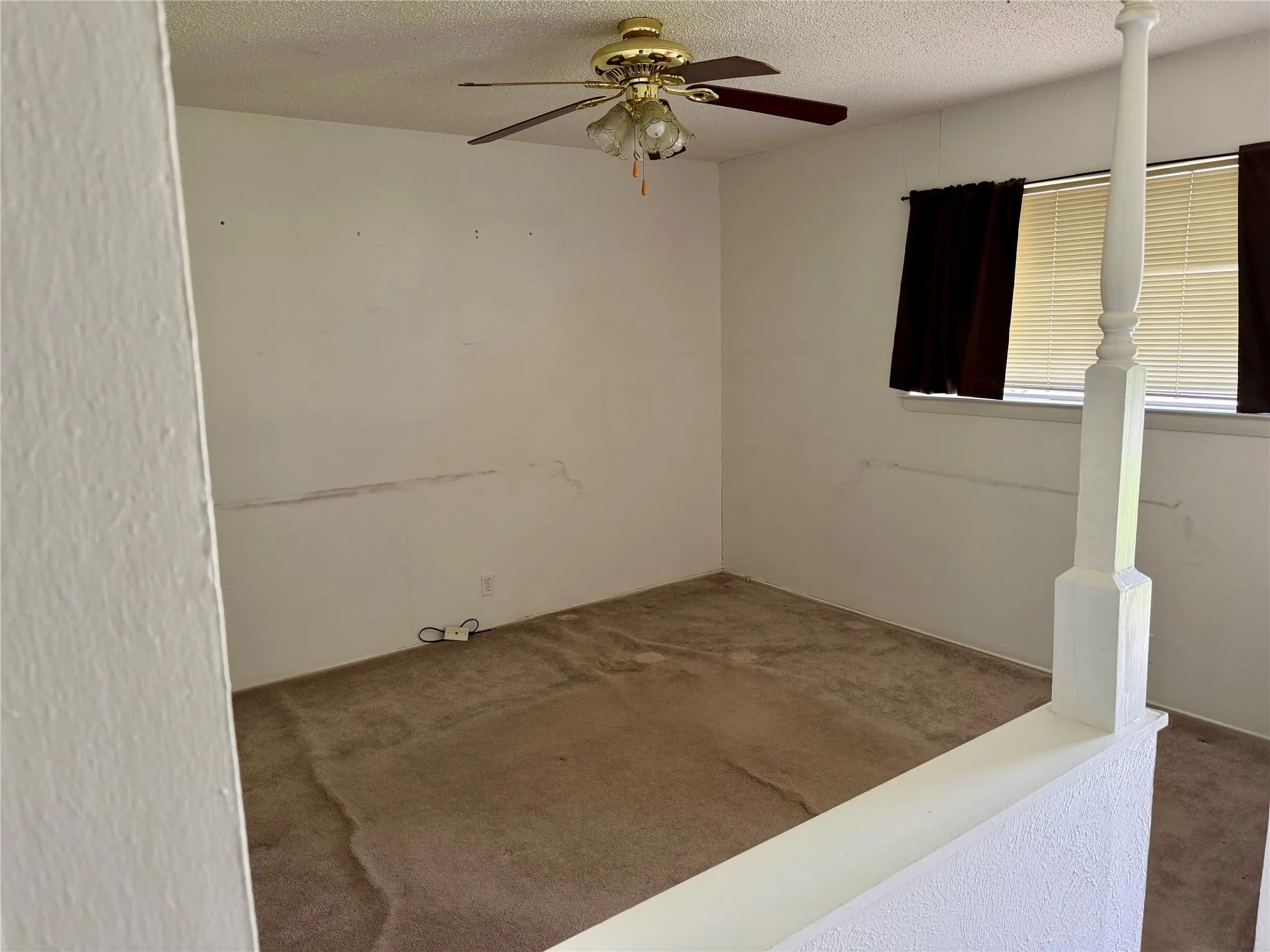 Single Family Residence For Sale in Ellis County , 2411 Woodlawn Drive, Ennis, Texas 75119, 3 Bedroom, 2 Bathroom, 2 Garage spaces, 1,338 Sqft, built in 1971, mls#21332638, Real Estate Agent in Ennis, Homes For Sale in Ellis county, Homes For Sale in Ennis, Realtor in Ennis Texas, Real Estate Brokerage Independent Realty Texas, Luminita Cordes Realtor