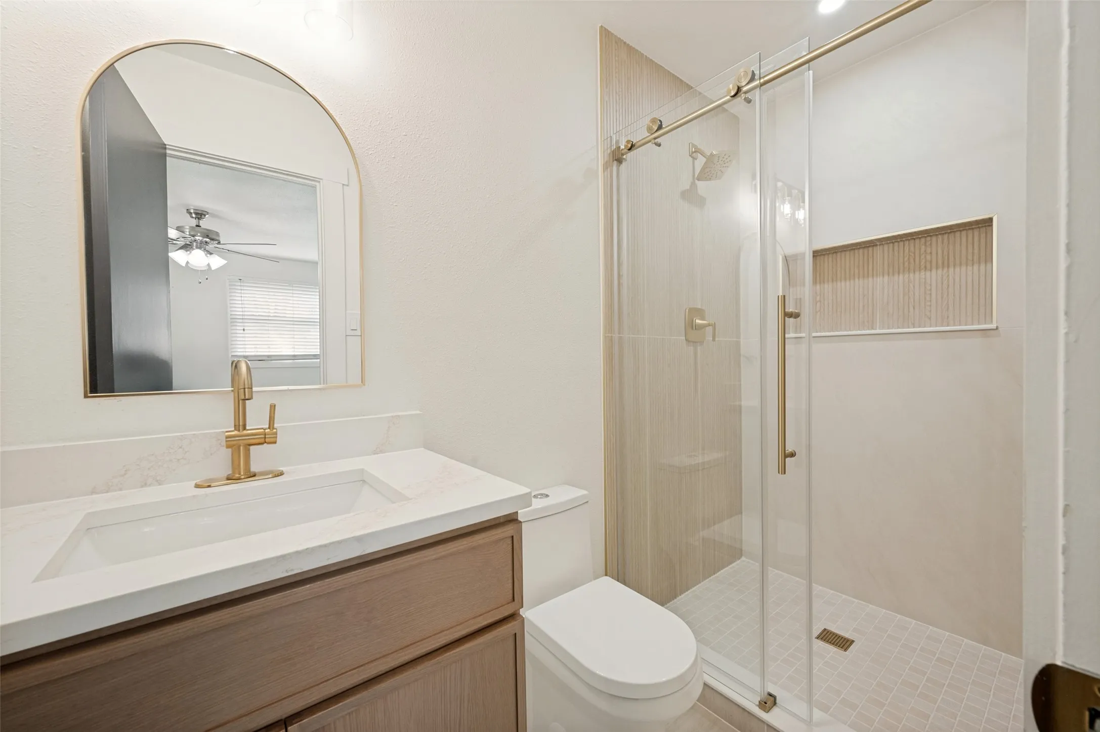 Single Family Residence For Sale in Dallas County , 3323 High Brook Drive, Dallas, Texas 75234, 3 Bedroom, 2 Bathroom, 2 Garage spaces, 1,734 Sqft, built in 1961, mls#21329886, Real Estate Agent in Dallas, Homes For Sale in Dallas county, Homes For Sale in Dallas, Realtor in Dallas Texas, Real Estate Brokerage Independent Realty Texas, Luminita Cordes Realtor