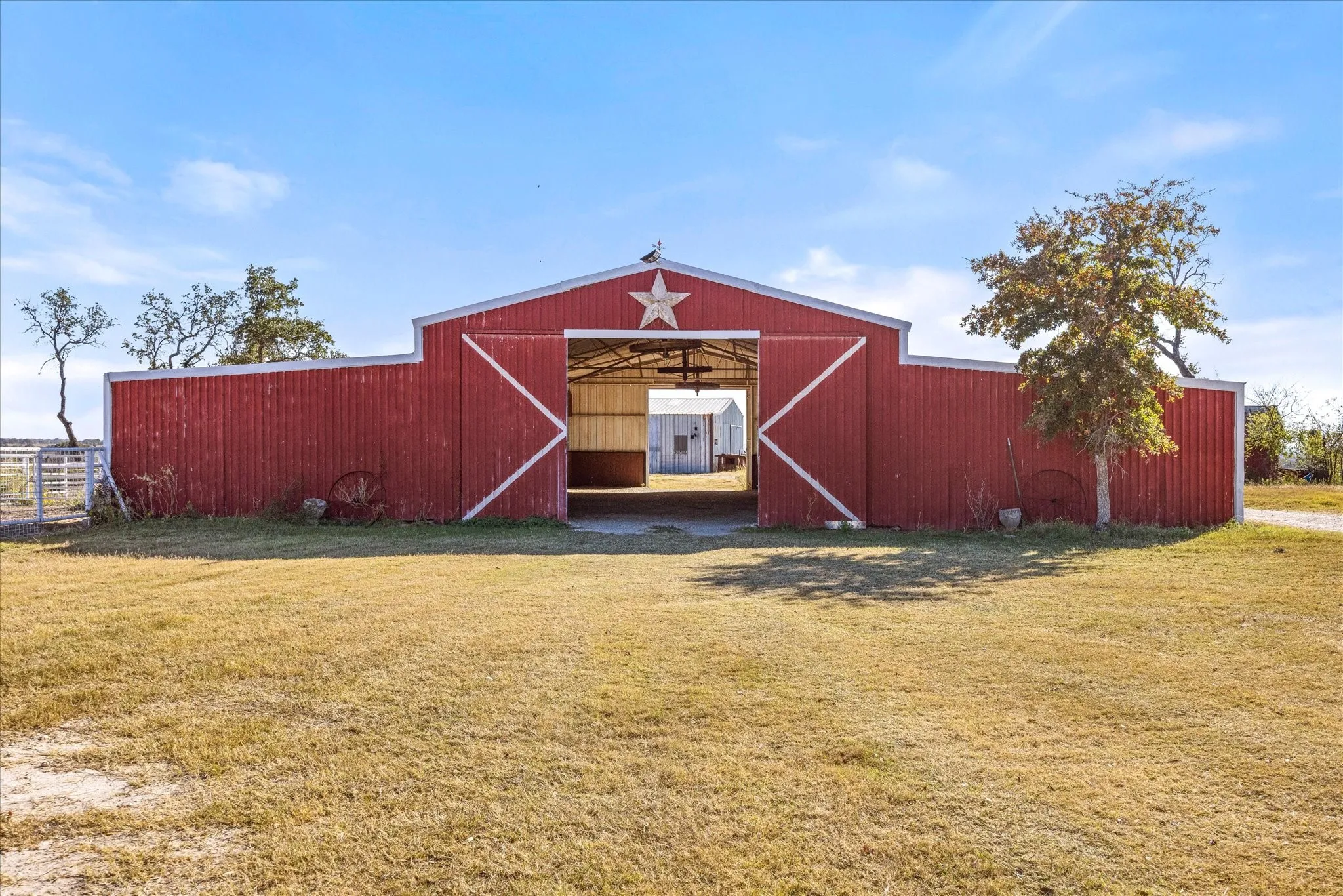 Single Family Residence For Sale in Comanche County , 951 FM 1476, Dublin, Texas 76446, 4 Bedrooms, 4 Bathrooms, 2 Garage spaces, 3,115 Sqft, built in 1969, Price $5,400,000, mls#21332063, Real Estate Agent in Dublin, Homes For Sale in Comanche county, Homes For Sale in Dublin, Realtor in Dublin Texas, Real Estate Brokerage Independent Realty Texas, Luminita Cordes Realtor