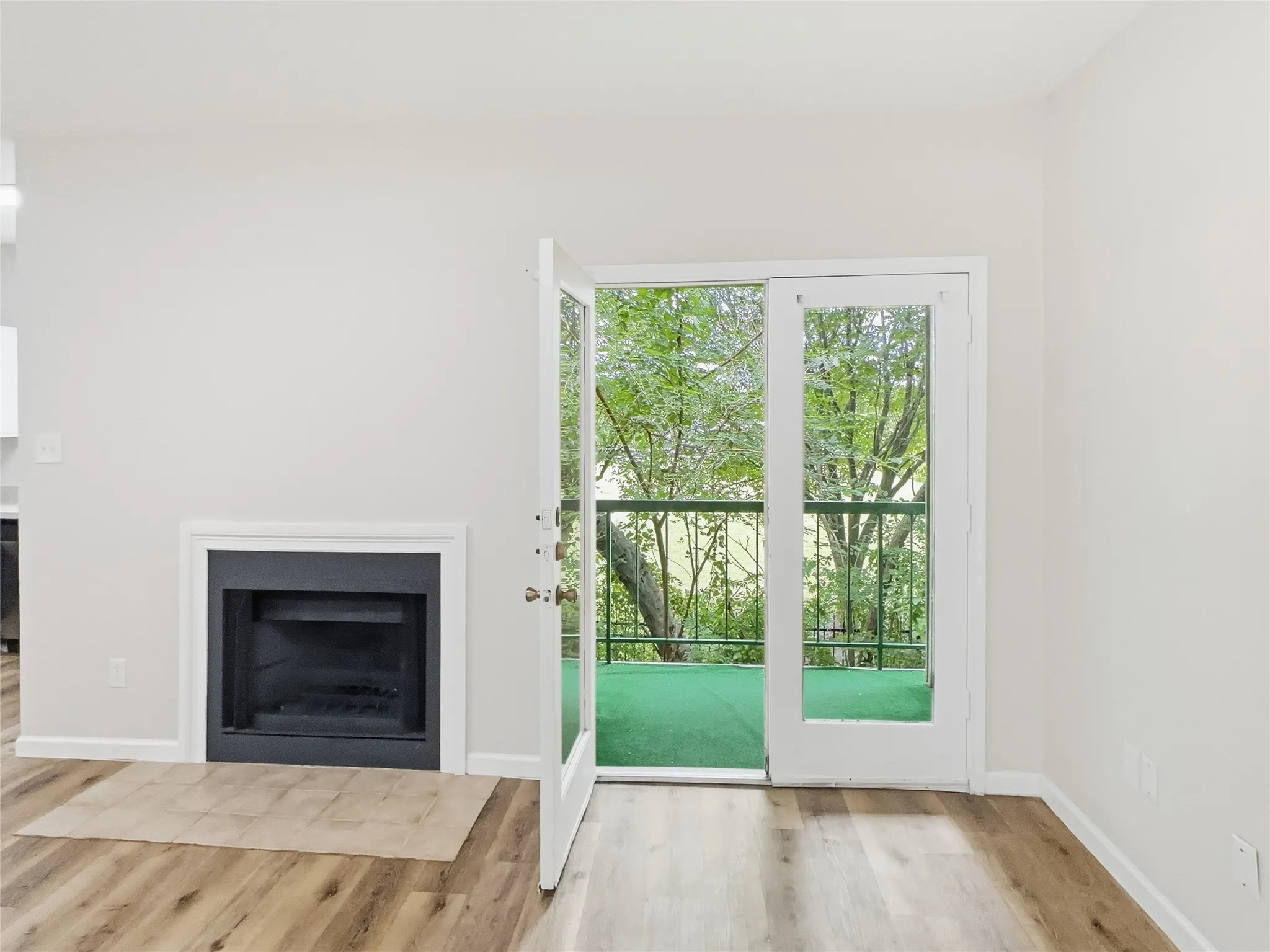 Condominium For Rent in Dallas County , 7126 Holly Hill Drive 210, Dallas, Texas 75231, 1 Bedroom, 1 Bathroom, Garage spaces, 573 Sqft, built in 1983, mls#21331455, Real Estate Agent in Dallas, Homes For Rent in Dallas county, Homes For Rent in Dallas, Realtor in Dallas Texas, Real Estate Brokerage Independent Realty Texas, Luminita Cordes Realtor
