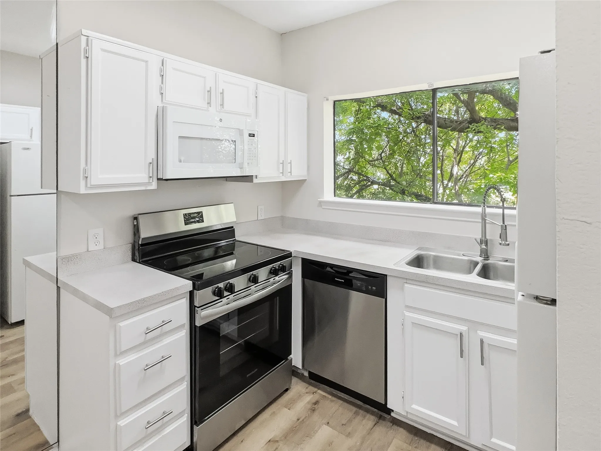 Condominium For Rent in Dallas County , 7126 Holly Hill Drive 210, Dallas, Texas 75231, 1 Bedroom, 1 Bathroom, Garage spaces, 573 Sqft, built in 1983, mls#21331455, Real Estate Agent in Dallas, Homes For Rent in Dallas county, Homes For Rent in Dallas, Realtor in Dallas Texas, Real Estate Brokerage Independent Realty Texas, Luminita Cordes Realtor