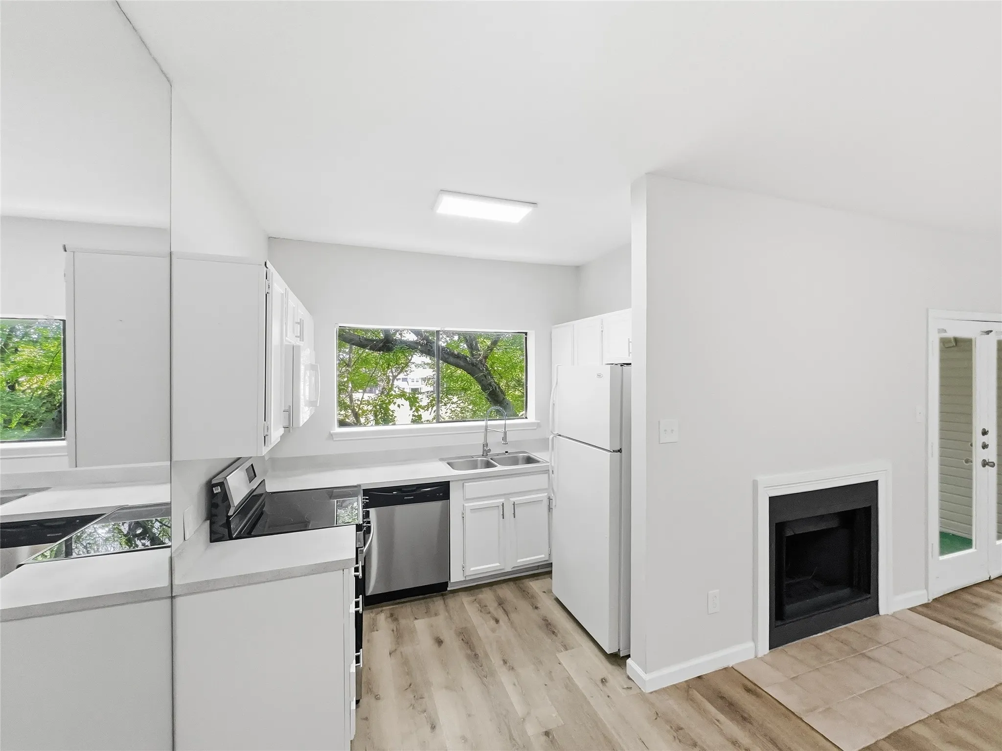 Condominium For Rent in Dallas County , 7126 Holly Hill Drive 210, Dallas, Texas 75231, 1 Bedroom, 1 Bathroom, Garage spaces, 573 Sqft, built in 1983, mls#21331455, Real Estate Agent in Dallas, Homes For Rent in Dallas county, Homes For Rent in Dallas, Realtor in Dallas Texas, Real Estate Brokerage Independent Realty Texas, Luminita Cordes Realtor