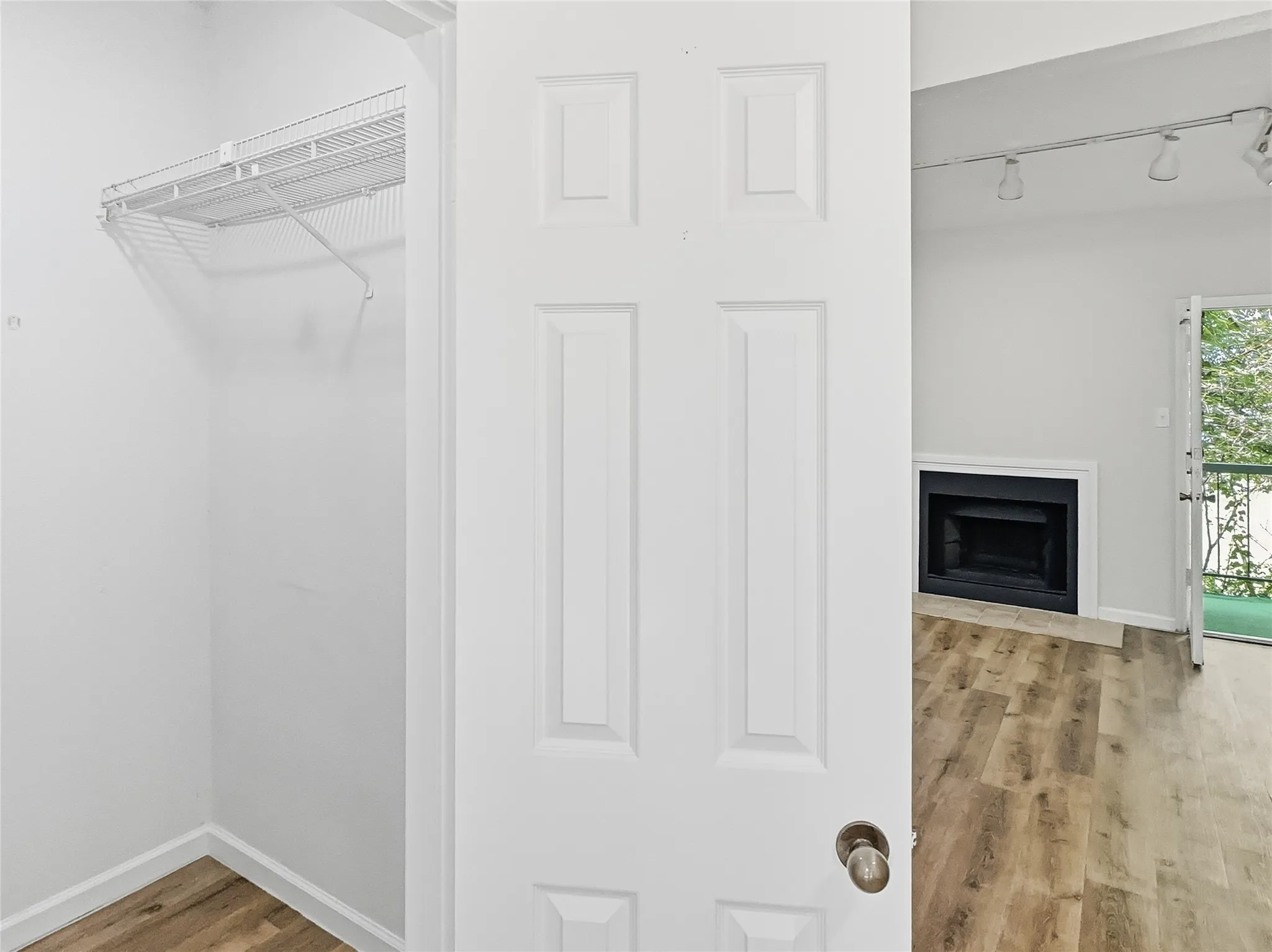 Condominium For Rent in Dallas County , 7126 Holly Hill Drive 210, Dallas, Texas 75231, 1 Bedroom, 1 Bathroom, Garage spaces, 573 Sqft, built in 1983, mls#21331455, Real Estate Agent in Dallas, Homes For Rent in Dallas county, Homes For Rent in Dallas, Realtor in Dallas Texas, Real Estate Brokerage Independent Realty Texas, Luminita Cordes Realtor
