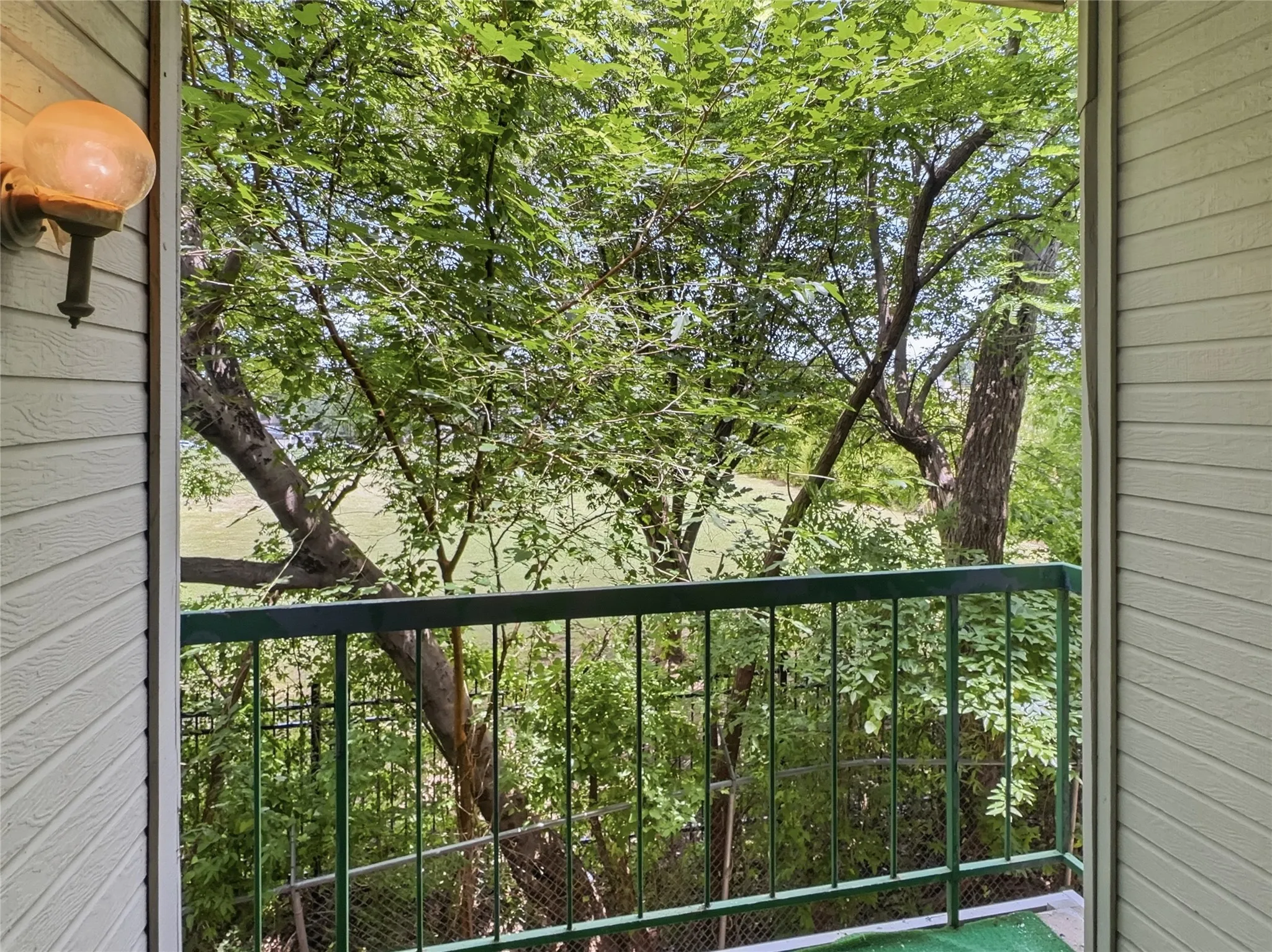 Condominium For Rent in Dallas County , 7126 Holly Hill Drive 210, Dallas, Texas 75231, 1 Bedroom, 1 Bathroom, Garage spaces, 573 Sqft, built in 1983, mls#21331455, Real Estate Agent in Dallas, Homes For Rent in Dallas county, Homes For Rent in Dallas, Realtor in Dallas Texas, Real Estate Brokerage Independent Realty Texas, Luminita Cordes Realtor