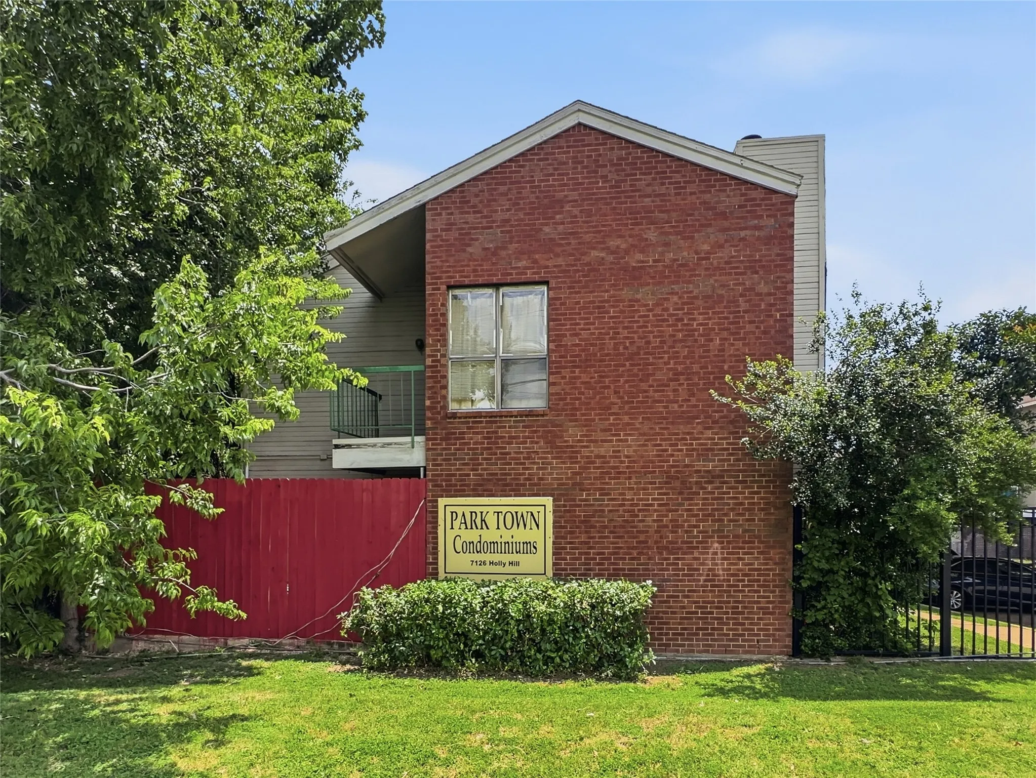 Condominium For Rent in Dallas County , 7126 Holly Hill Drive 210, Dallas, Texas 75231, 1 Bedroom, 1 Bathroom, Garage spaces, 573 Sqft, built in 1983, mls#21331455, Real Estate Agent in Dallas, Homes For Rent in Dallas county, Homes For Rent in Dallas, Realtor in Dallas Texas, Real Estate Brokerage Independent Realty Texas, Luminita Cordes Realtor