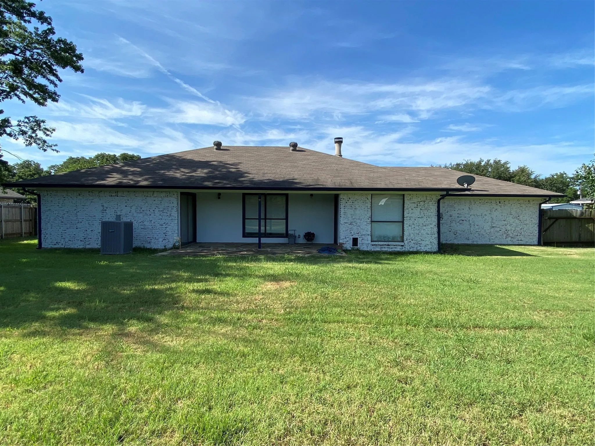Single Family Residence For Sale in Denton County , 508 Cortes Street, Krugerville, Texas 76227, 3 Bedroom, 2 Bathroom, 2 Garage spaces, 1,465 Sqft, built in 1983, mls#21332671, Real Estate Agent in Krugerville, Homes For Sale in Denton county, Homes For Sale in Krugerville, Realtor in Krugerville Texas, Real Estate Brokerage Independent Realty Texas, Luminita Cordes Realtor