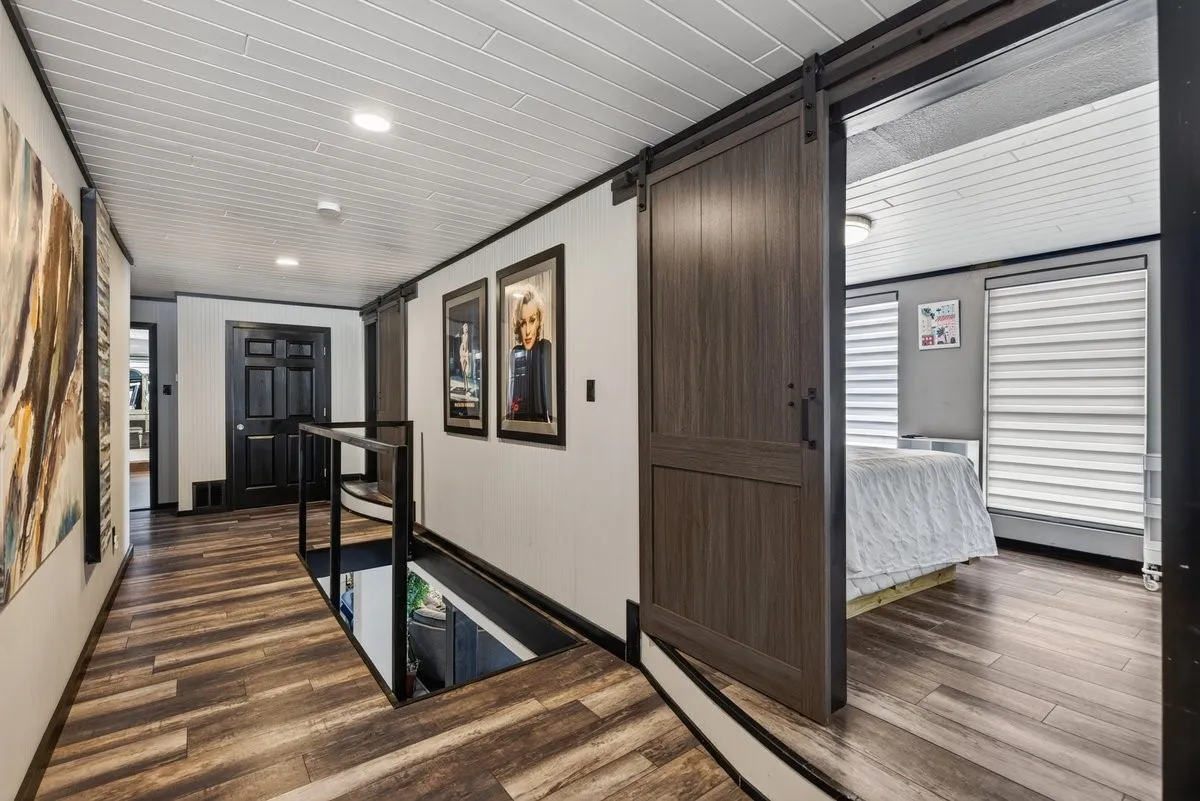 Single Family Residence For Sale in Henderson County , 18251 Rocky Point Run, Mabank, Texas 75156, 4 Bedroom, 4 Bathroom, Garage spaces, 2,768 Sqft, built in 1965, mls#21332400, Real Estate Agent in Mabank, Homes For Sale in Henderson county, Homes For Sale in Mabank, Realtor in Mabank Texas, Real Estate Brokerage Independent Realty Texas, Luminita Cordes Realtor