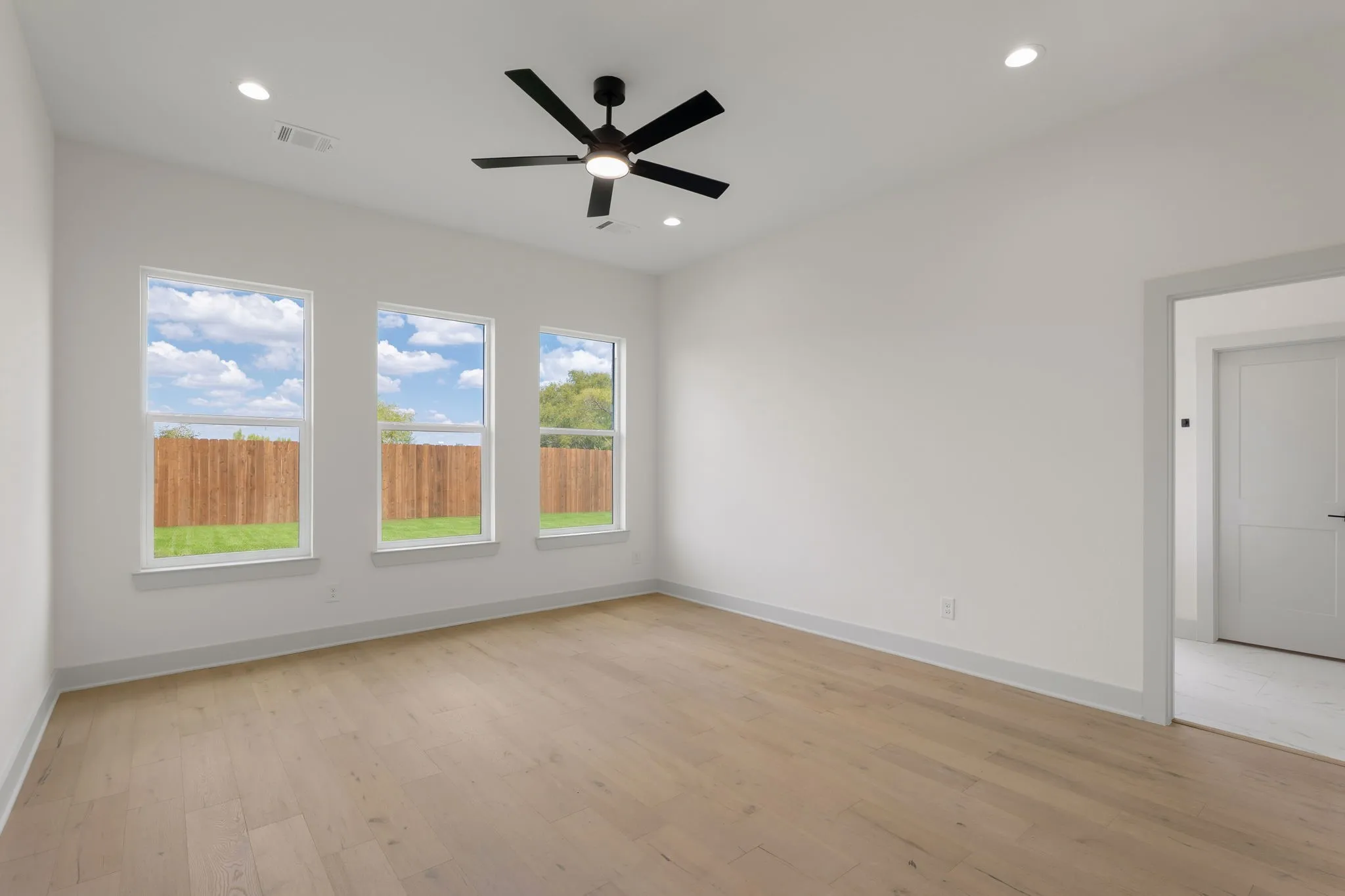 Single Family Residence For Sale in Mc Lennan County , 1125 Dillinger Road, Hewitt, Texas 76643, 4 Bedroom, 3 Bathroom, 2 Garage spaces, 2,344 Sqft, built in 2026, mls#21331349, Real Estate Agent in Hewitt, Homes For Sale in Mc Lennan county, Homes For Sale in Hewitt, Realtor in Hewitt Texas, Real Estate Brokerage Independent Realty Texas, Luminita Cordes Realtor