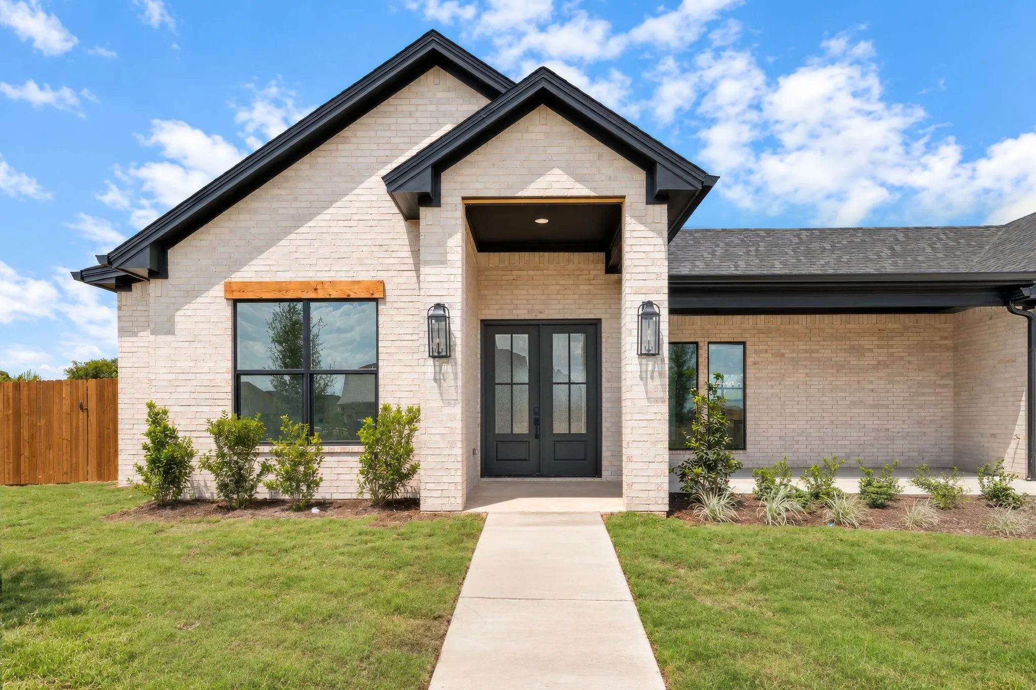 Single Family Residence For Sale in Mc Lennan County , 1125 Dillinger Road, Hewitt, Texas 76643, 4 Bedroom, 3 Bathroom, 2 Garage spaces, 2,344 Sqft, built in 2026, mls#21331349, Real Estate Agent in Hewitt, Homes For Sale in Mc Lennan county, Homes For Sale in Hewitt, Realtor in Hewitt Texas, Real Estate Brokerage Independent Realty Texas, Luminita Cordes Realtor