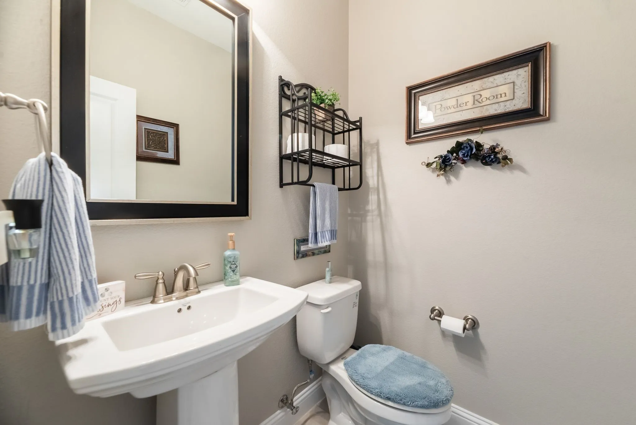 Single Family Residence For Sale in Tarrant County , 11616 Twining Branch Circle, Fort Worth, Texas 76052, 4 Bedroom, 3 Bathroom, 2 Garage spaces, 3,434 Sqft, built in 2015, mls#21326725, Real Estate Agent in Fort Worth, Homes For Sale in Tarrant county, Homes For Sale in Fort Worth, Realtor in Fort Worth Texas, Real Estate Brokerage Independent Realty Texas, Luminita Cordes Realtor