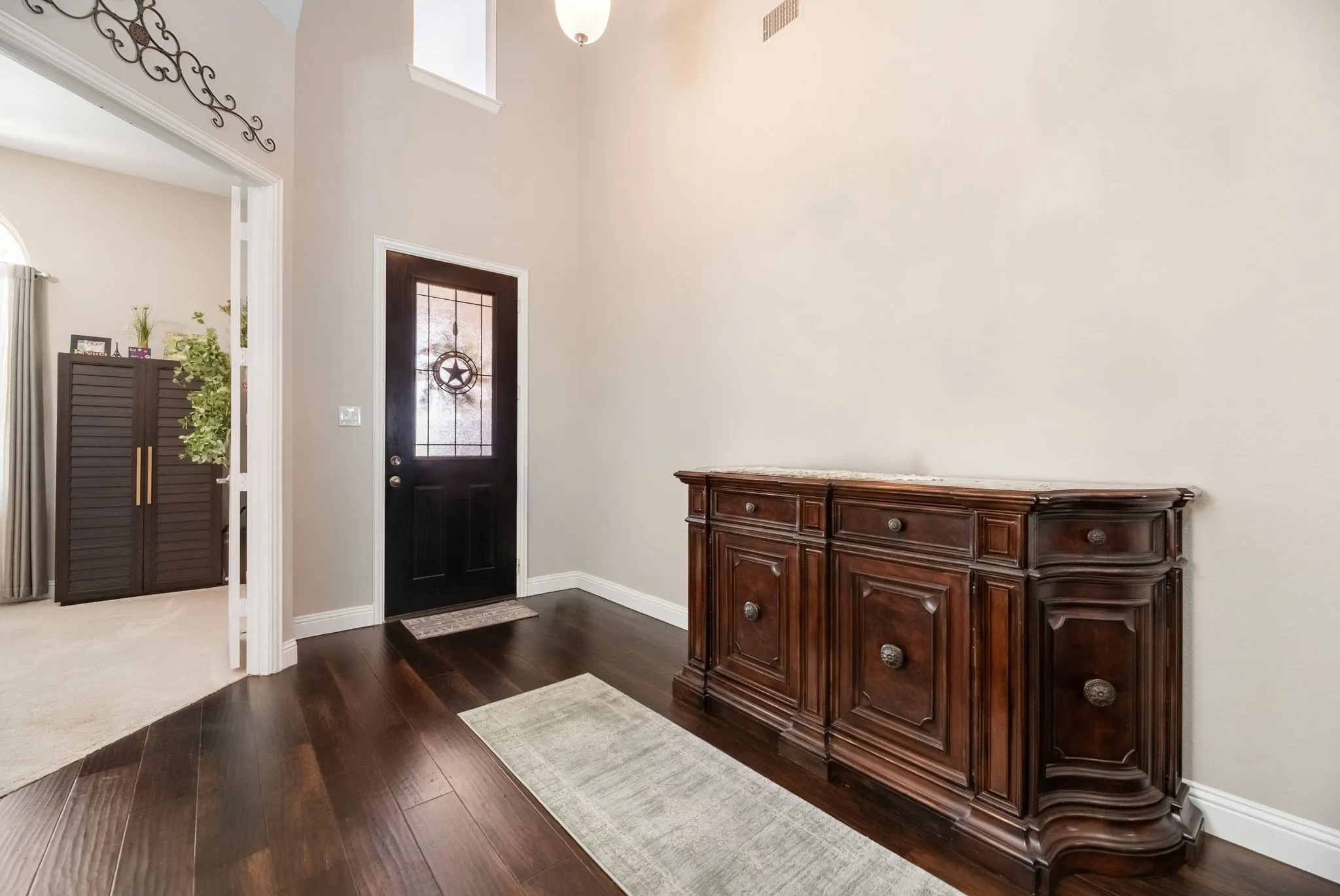 Single Family Residence For Sale in Tarrant County , 11616 Twining Branch Circle, Fort Worth, Texas 76052, 4 Bedroom, 3 Bathroom, 2 Garage spaces, 3,434 Sqft, built in 2015, mls#21326725, Real Estate Agent in Fort Worth, Homes For Sale in Tarrant county, Homes For Sale in Fort Worth, Realtor in Fort Worth Texas, Real Estate Brokerage Independent Realty Texas, Luminita Cordes Realtor