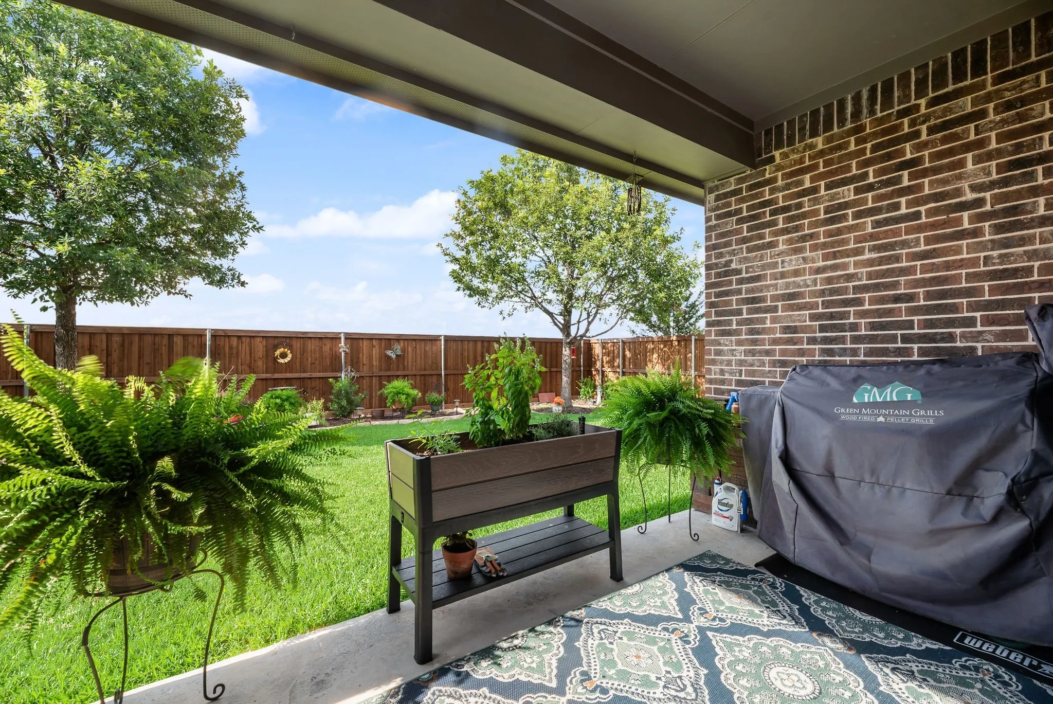 Single Family Residence For Sale in Tarrant County , 11616 Twining Branch Circle, Fort Worth, Texas 76052, 4 Bedroom, 3 Bathroom, 2 Garage spaces, 3,434 Sqft, built in 2015, mls#21326725, Real Estate Agent in Fort Worth, Homes For Sale in Tarrant county, Homes For Sale in Fort Worth, Realtor in Fort Worth Texas, Real Estate Brokerage Independent Realty Texas, Luminita Cordes Realtor