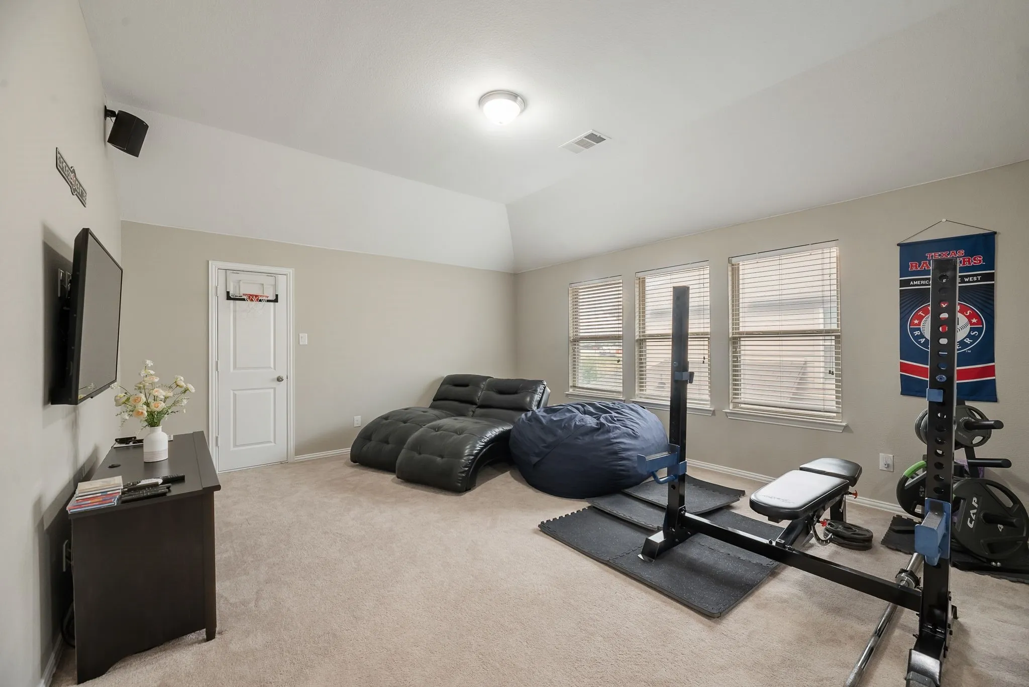 Single Family Residence For Sale in Tarrant County , 11616 Twining Branch Circle, Fort Worth, Texas 76052, 4 Bedroom, 3 Bathroom, 2 Garage spaces, 3,434 Sqft, built in 2015, mls#21326725, Real Estate Agent in Fort Worth, Homes For Sale in Tarrant county, Homes For Sale in Fort Worth, Realtor in Fort Worth Texas, Real Estate Brokerage Independent Realty Texas, Luminita Cordes Realtor