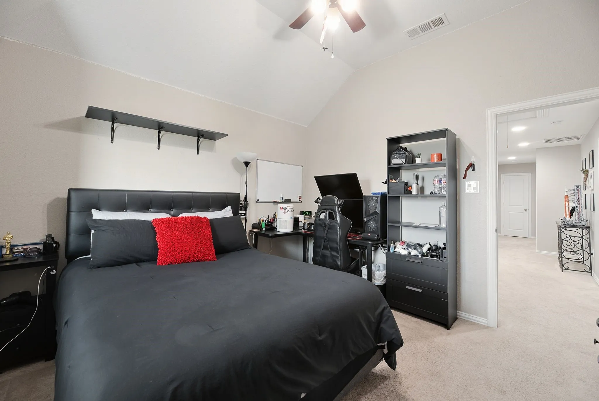 Single Family Residence For Sale in Tarrant County , 11616 Twining Branch Circle, Fort Worth, Texas 76052, 4 Bedroom, 3 Bathroom, 2 Garage spaces, 3,434 Sqft, built in 2015, mls#21326725, Real Estate Agent in Fort Worth, Homes For Sale in Tarrant county, Homes For Sale in Fort Worth, Realtor in Fort Worth Texas, Real Estate Brokerage Independent Realty Texas, Luminita Cordes Realtor