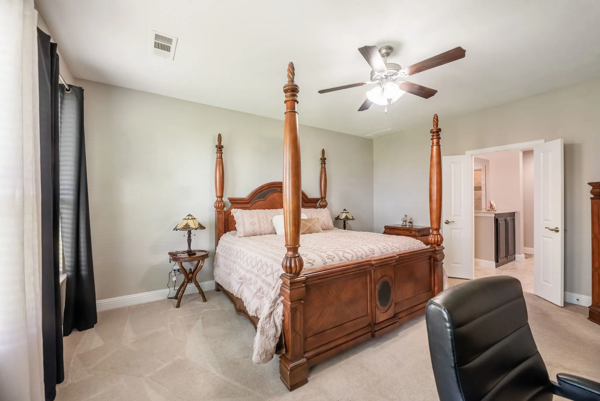 Single Family Residence For Sale in Tarrant County , 11616 Twining Branch Circle, Fort Worth, Texas 76052, 4 Bedroom, 3 Bathroom, 2 Garage spaces, 3,434 Sqft, built in 2015, mls#21326725, Real Estate Agent in Fort Worth, Homes For Sale in Tarrant county, Homes For Sale in Fort Worth, Realtor in Fort Worth Texas, Real Estate Brokerage Independent Realty Texas, Luminita Cordes Realtor