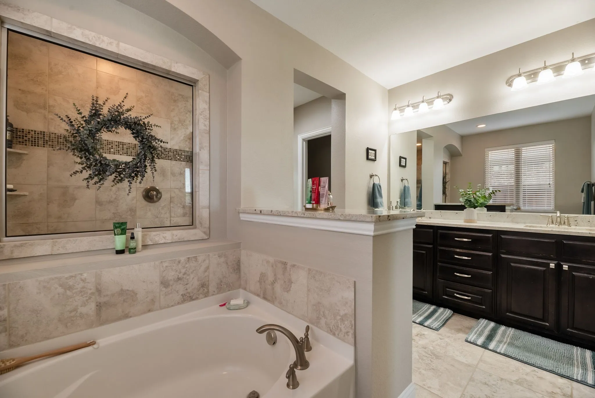 Single Family Residence For Sale in Tarrant County , 11616 Twining Branch Circle, Fort Worth, Texas 76052, 4 Bedroom, 3 Bathroom, 2 Garage spaces, 3,434 Sqft, built in 2015, mls#21326725, Real Estate Agent in Fort Worth, Homes For Sale in Tarrant county, Homes For Sale in Fort Worth, Realtor in Fort Worth Texas, Real Estate Brokerage Independent Realty Texas, Luminita Cordes Realtor