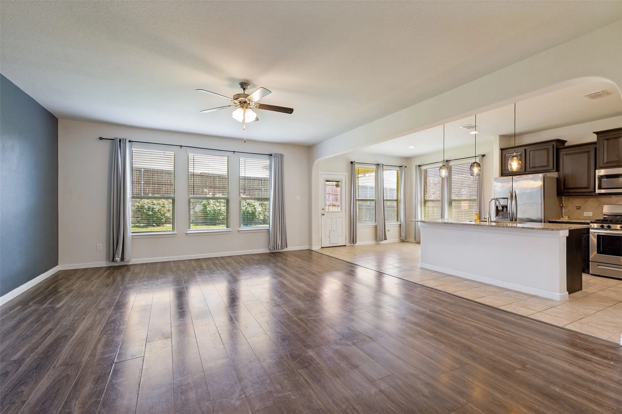Single Family Residence For Sale in Tarrant County , 1148 Lakeville Drive, Fort Worth, Texas 76177, 3 Bedroom, 2 Bathroom, 2 Garage spaces, 1,693 Sqft, built in 2019, mls#21332694, Real Estate Agent in Fort Worth, Homes For Sale in Tarrant county, Homes For Sale in Fort Worth, Realtor in Fort Worth Texas, Real Estate Brokerage Independent Realty Texas, Luminita Cordes Realtor