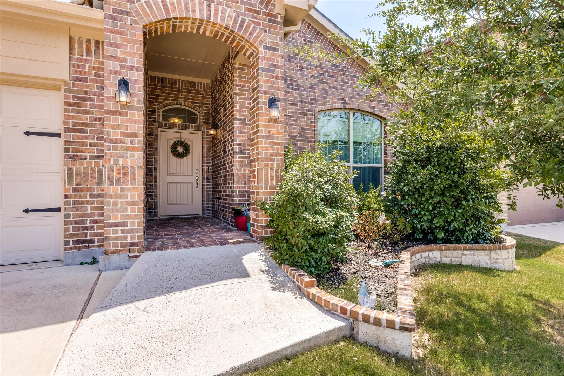 Single Family Residence For Sale in Tarrant County , 1148 Lakeville Drive, Fort Worth, Texas 76177, 3 Bedroom, 2 Bathroom, 2 Garage spaces, 1,693 Sqft, built in 2019, mls#21332694, Real Estate Agent in Fort Worth, Homes For Sale in Tarrant county, Homes For Sale in Fort Worth, Realtor in Fort Worth Texas, Real Estate Brokerage Independent Realty Texas, Luminita Cordes Realtor