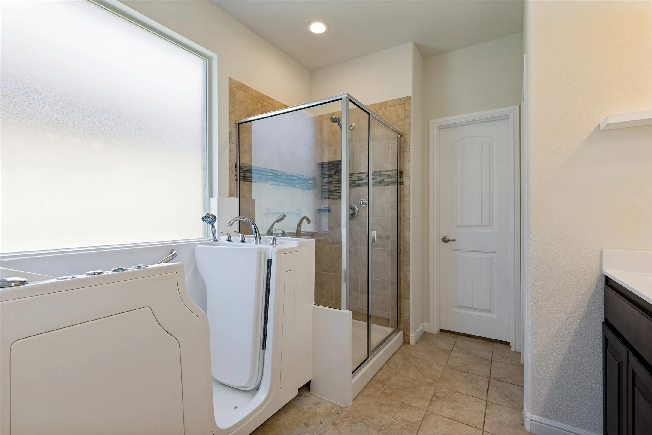 Single Family Residence For Sale in Tarrant County , 1148 Lakeville Drive, Fort Worth, Texas 76177, 3 Bedroom, 2 Bathroom, 2 Garage spaces, 1,693 Sqft, built in 2019, mls#21332694, Real Estate Agent in Fort Worth, Homes For Sale in Tarrant county, Homes For Sale in Fort Worth, Realtor in Fort Worth Texas, Real Estate Brokerage Independent Realty Texas, Luminita Cordes Realtor
