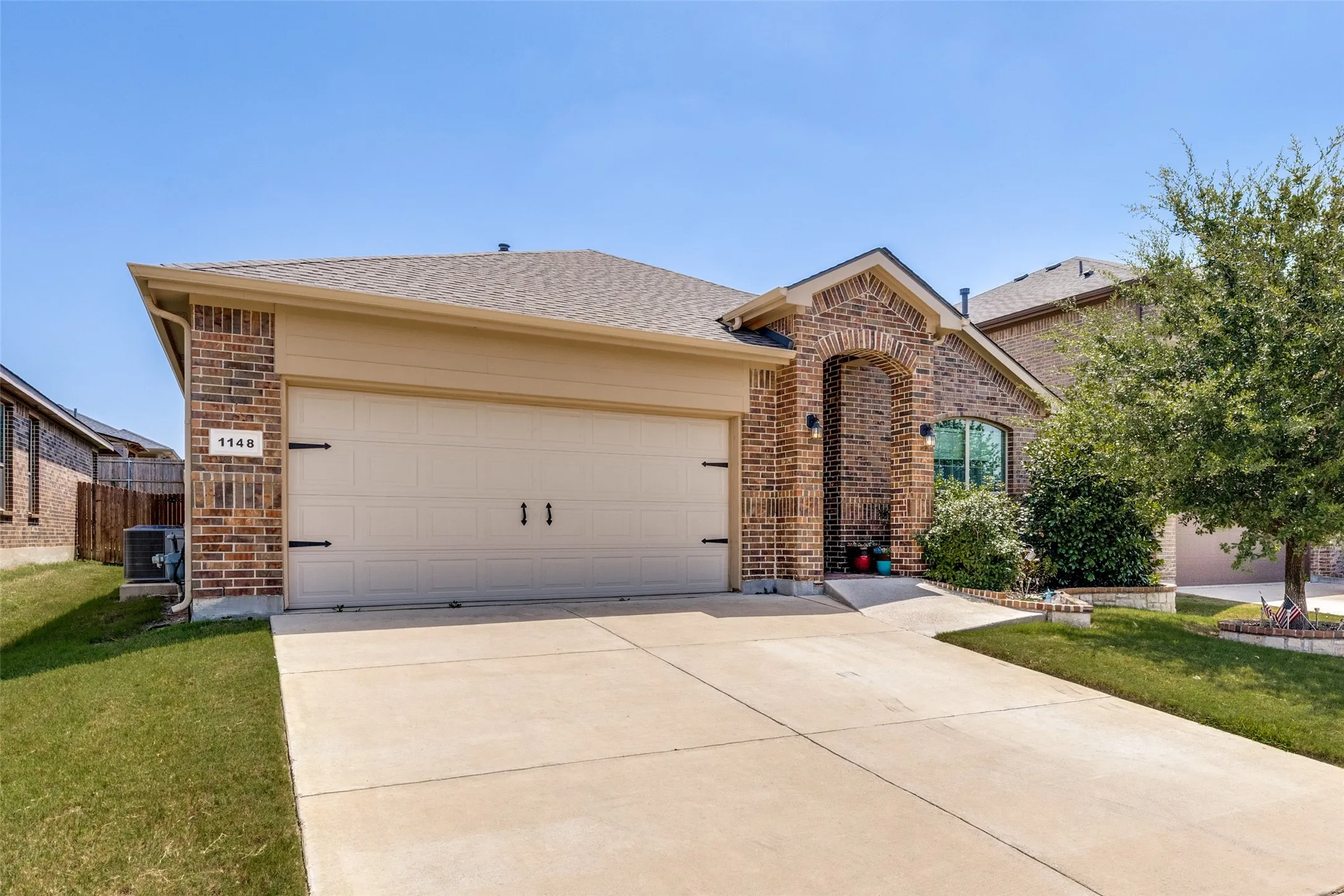 Single Family Residence For Sale in Tarrant County , 1148 Lakeville Drive, Fort Worth, Texas 76177, 3 Bedroom, 2 Bathroom, 2 Garage spaces, 1,693 Sqft, built in 2019, mls#21332694, Real Estate Agent in Fort Worth, Homes For Sale in Tarrant county, Homes For Sale in Fort Worth, Realtor in Fort Worth Texas, Real Estate Brokerage Independent Realty Texas, Luminita Cordes Realtor