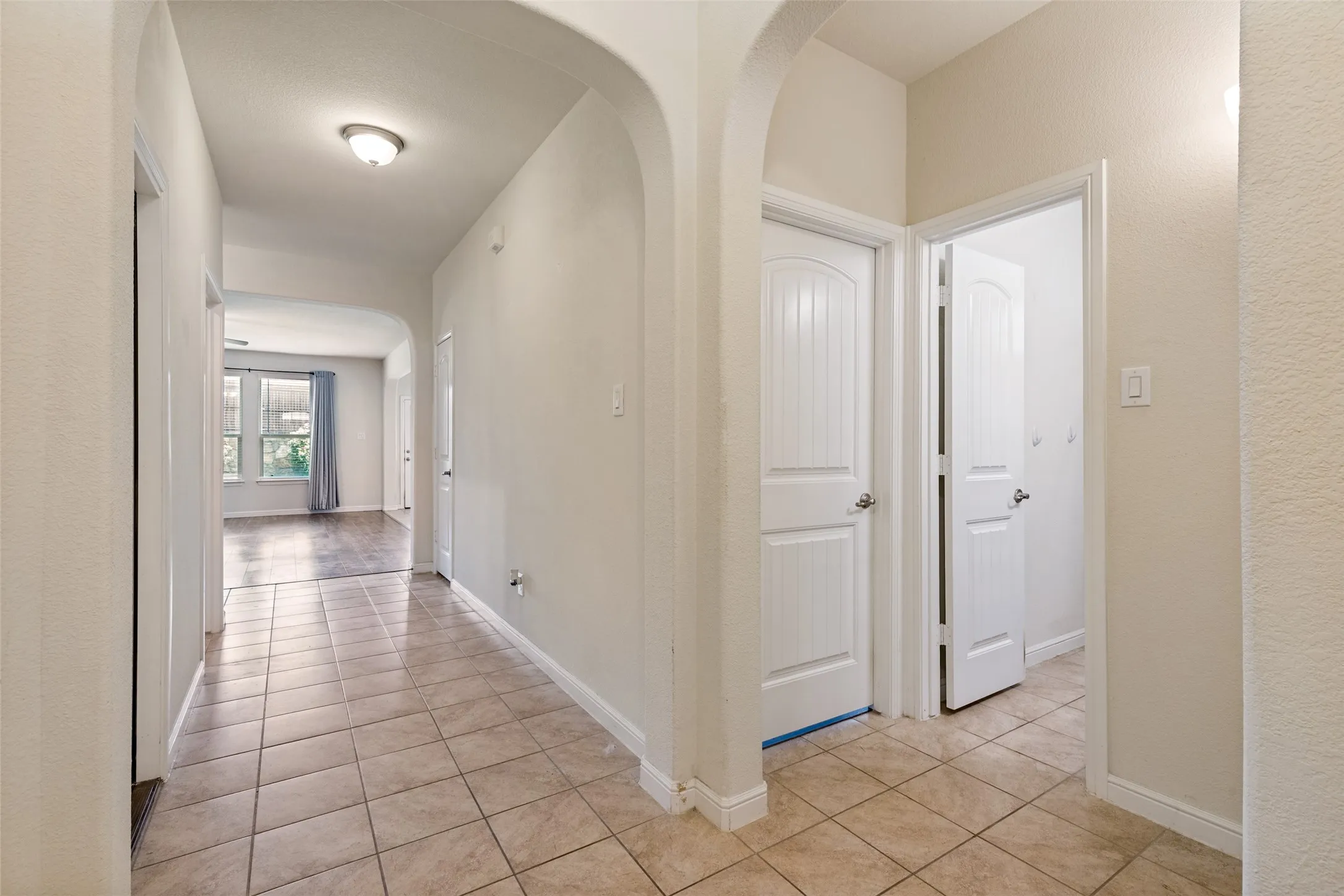Single Family Residence For Sale in Tarrant County , 1148 Lakeville Drive, Fort Worth, Texas 76177, 3 Bedroom, 2 Bathroom, 2 Garage spaces, 1,693 Sqft, built in 2019, mls#21332694, Real Estate Agent in Fort Worth, Homes For Sale in Tarrant county, Homes For Sale in Fort Worth, Realtor in Fort Worth Texas, Real Estate Brokerage Independent Realty Texas, Luminita Cordes Realtor