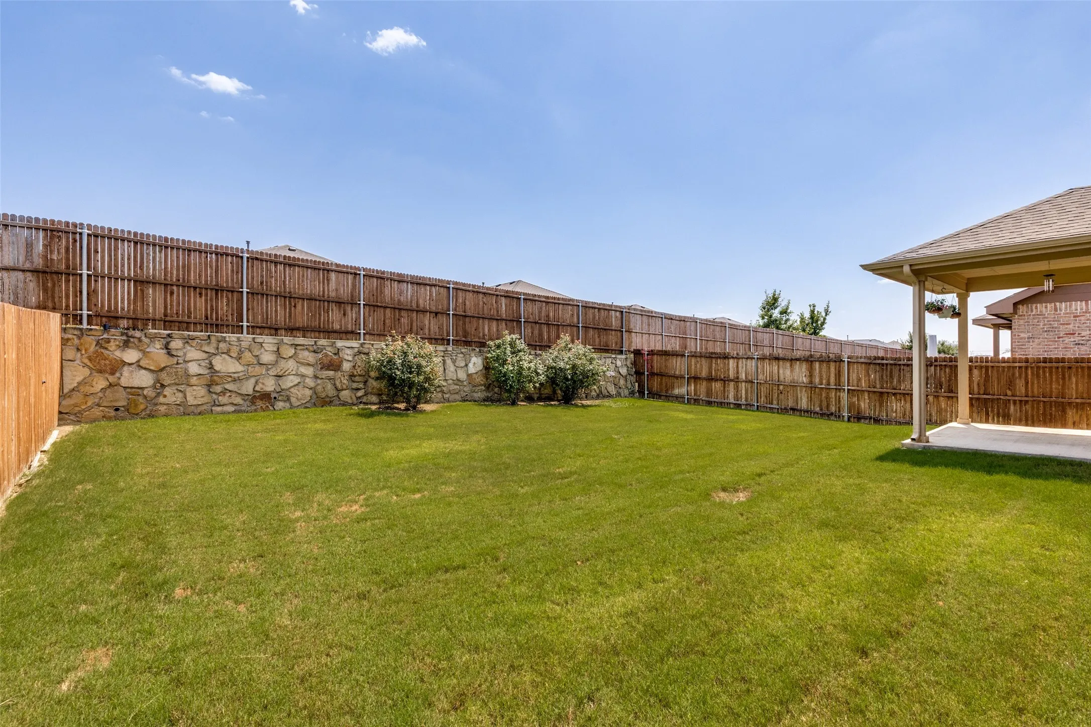 Single Family Residence For Sale in Tarrant County , 1148 Lakeville Drive, Fort Worth, Texas 76177, 3 Bedroom, 2 Bathroom, 2 Garage spaces, 1,693 Sqft, built in 2019, mls#21332694, Real Estate Agent in Fort Worth, Homes For Sale in Tarrant county, Homes For Sale in Fort Worth, Realtor in Fort Worth Texas, Real Estate Brokerage Independent Realty Texas, Luminita Cordes Realtor