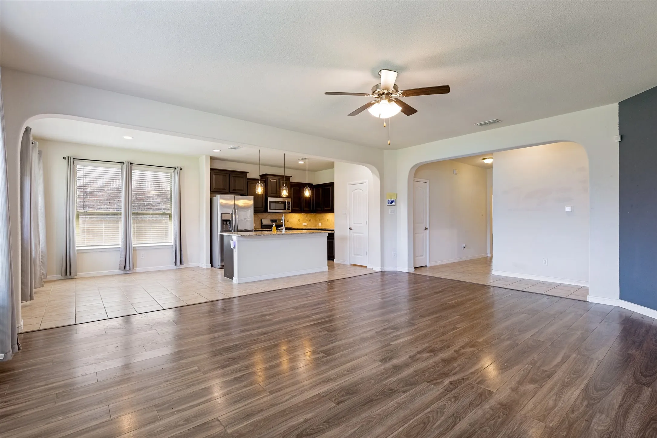 Single Family Residence For Sale in Tarrant County , 1148 Lakeville Drive, Fort Worth, Texas 76177, 3 Bedroom, 2 Bathroom, 2 Garage spaces, 1,693 Sqft, built in 2019, mls#21332694, Real Estate Agent in Fort Worth, Homes For Sale in Tarrant county, Homes For Sale in Fort Worth, Realtor in Fort Worth Texas, Real Estate Brokerage Independent Realty Texas, Luminita Cordes Realtor