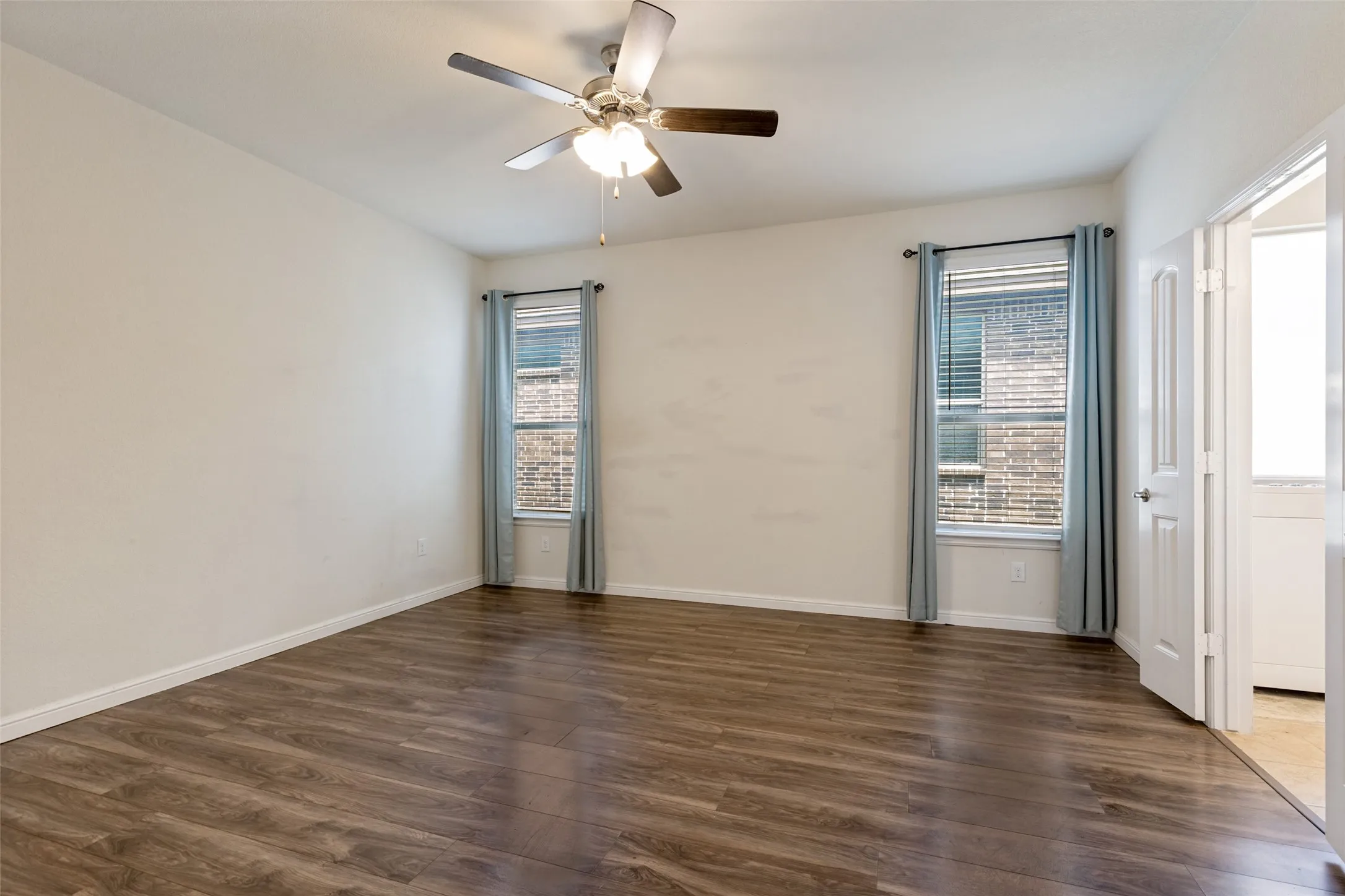 Single Family Residence For Sale in Tarrant County , 1148 Lakeville Drive, Fort Worth, Texas 76177, 3 Bedroom, 2 Bathroom, 2 Garage spaces, 1,693 Sqft, built in 2019, mls#21332694, Real Estate Agent in Fort Worth, Homes For Sale in Tarrant county, Homes For Sale in Fort Worth, Realtor in Fort Worth Texas, Real Estate Brokerage Independent Realty Texas, Luminita Cordes Realtor