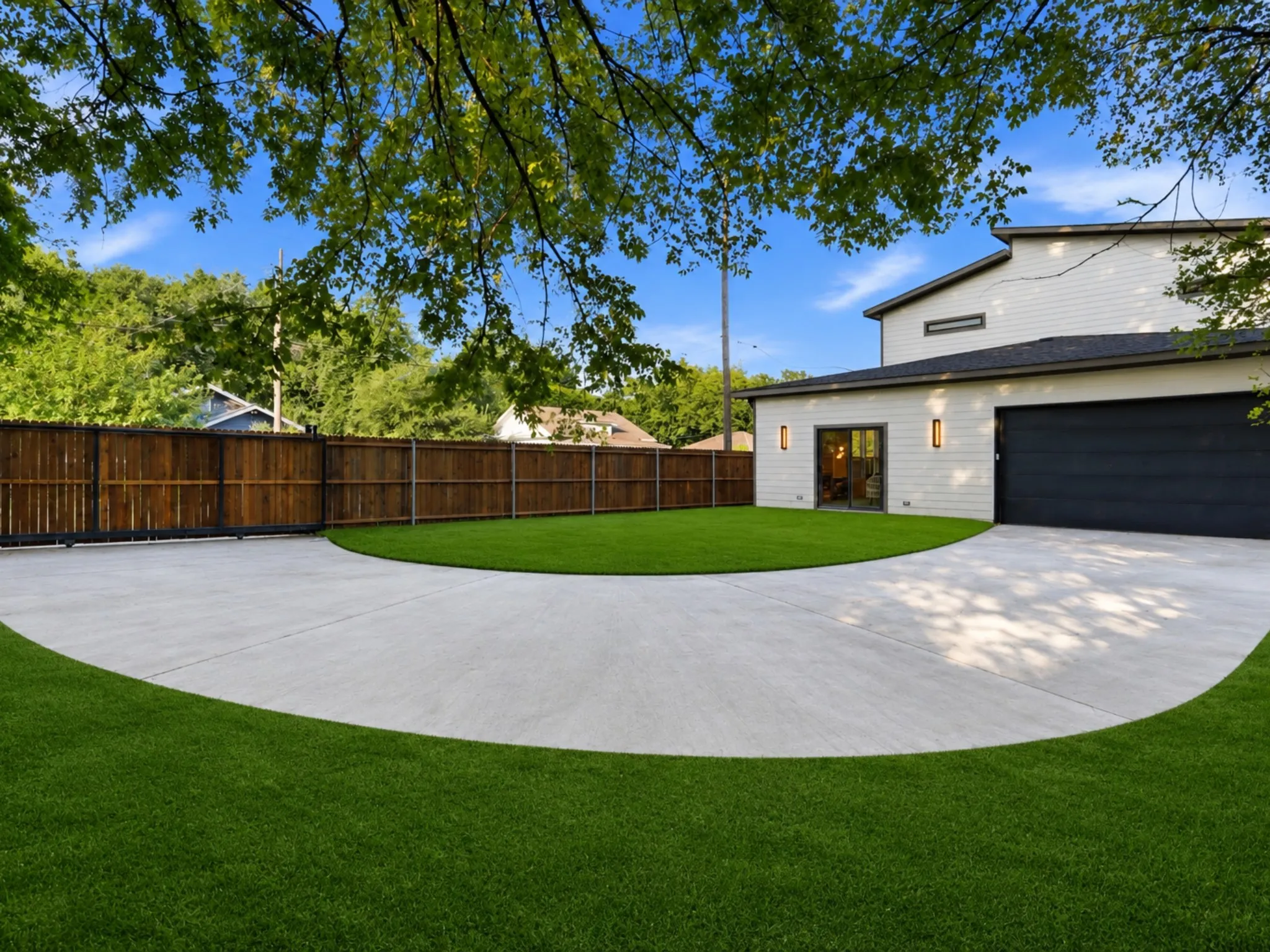 Single Family Residence For Sale in Dallas County , 2329 Stoneman Street, Dallas, Texas 75215, 5 Bedroom, 4 Bathroom, 2 Garage spaces, 2,550 Sqft, built in 2026, mls#21332364, Real Estate Agent in Dallas, Homes For Sale in Dallas county, Homes For Sale in Dallas, Realtor in Dallas Texas, Real Estate Brokerage Independent Realty Texas, Luminita Cordes Realtor