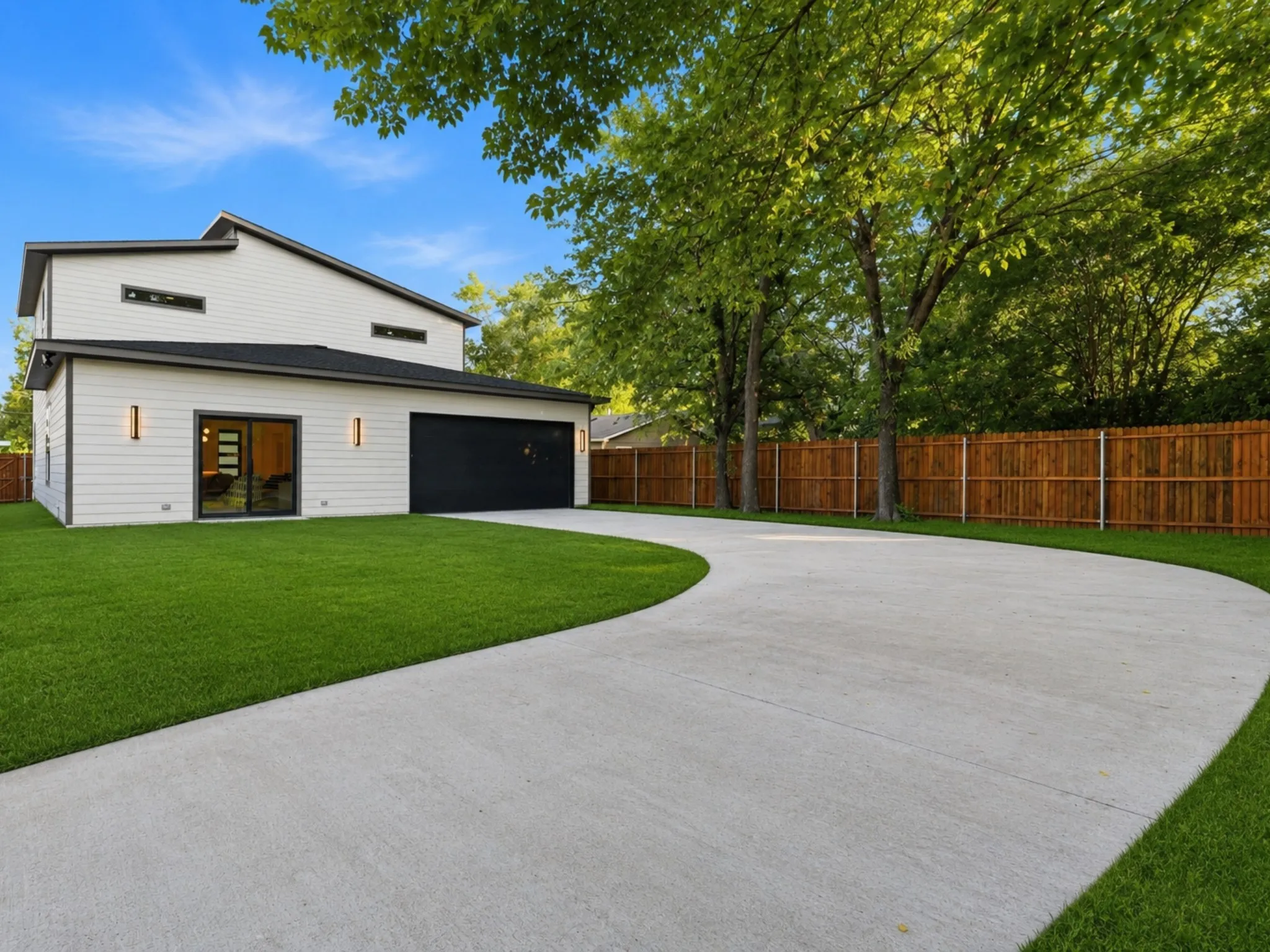 Single Family Residence For Sale in Dallas County , 2329 Stoneman Street, Dallas, Texas 75215, 5 Bedroom, 4 Bathroom, 2 Garage spaces, 2,550 Sqft, built in 2026, mls#21332364, Real Estate Agent in Dallas, Homes For Sale in Dallas county, Homes For Sale in Dallas, Realtor in Dallas Texas, Real Estate Brokerage Independent Realty Texas, Luminita Cordes Realtor